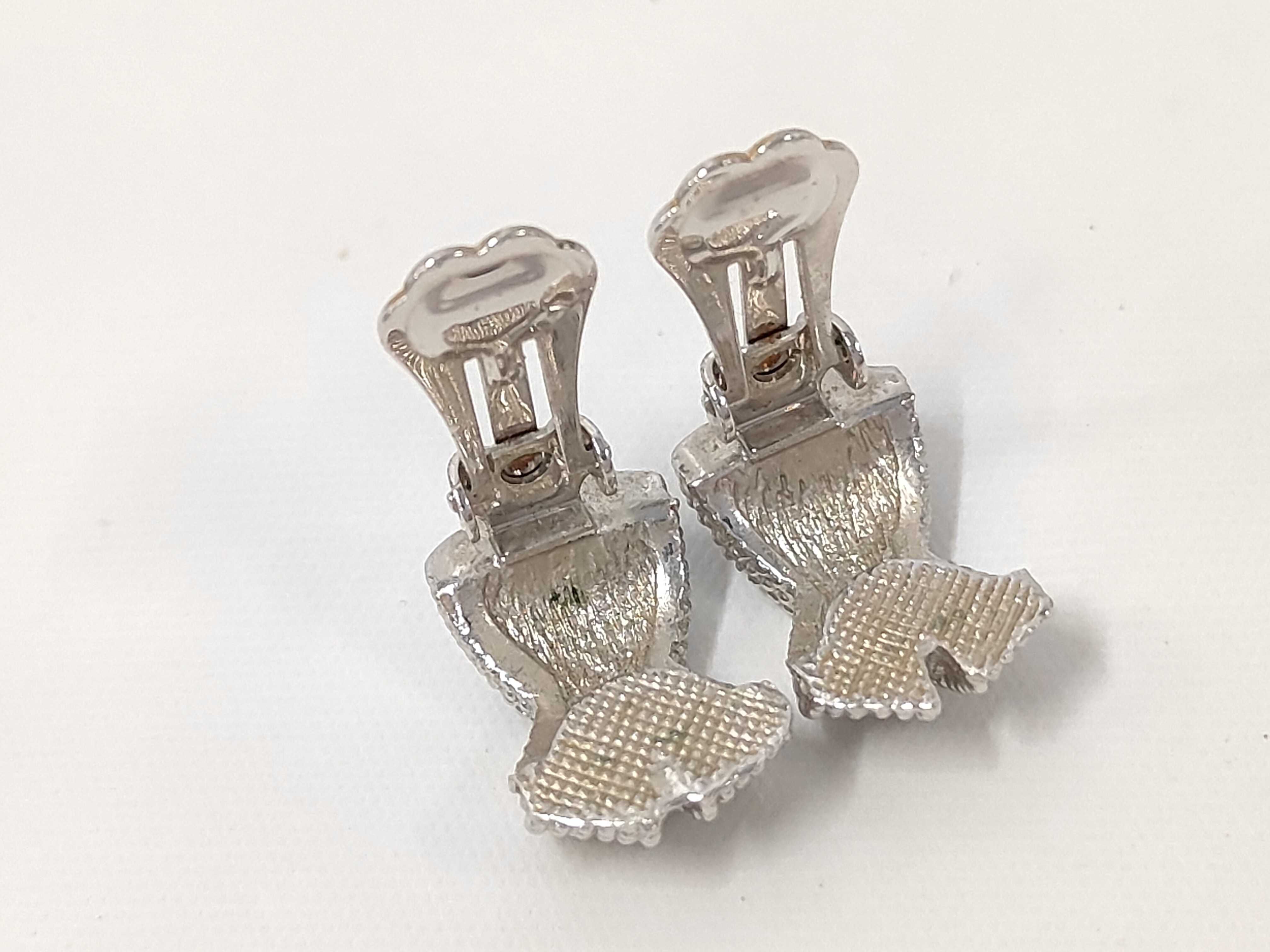 Christian / Earrings — view 3