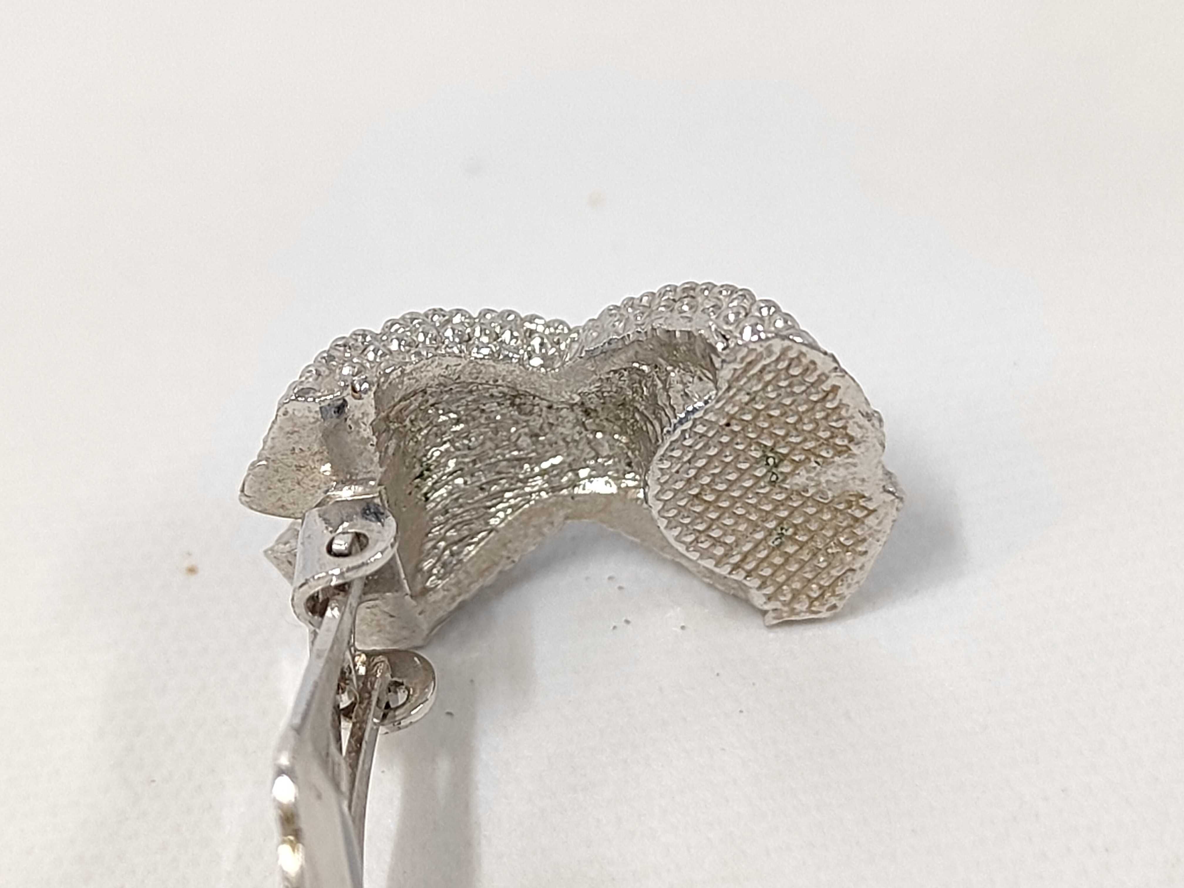 Christian / Earrings — view 5