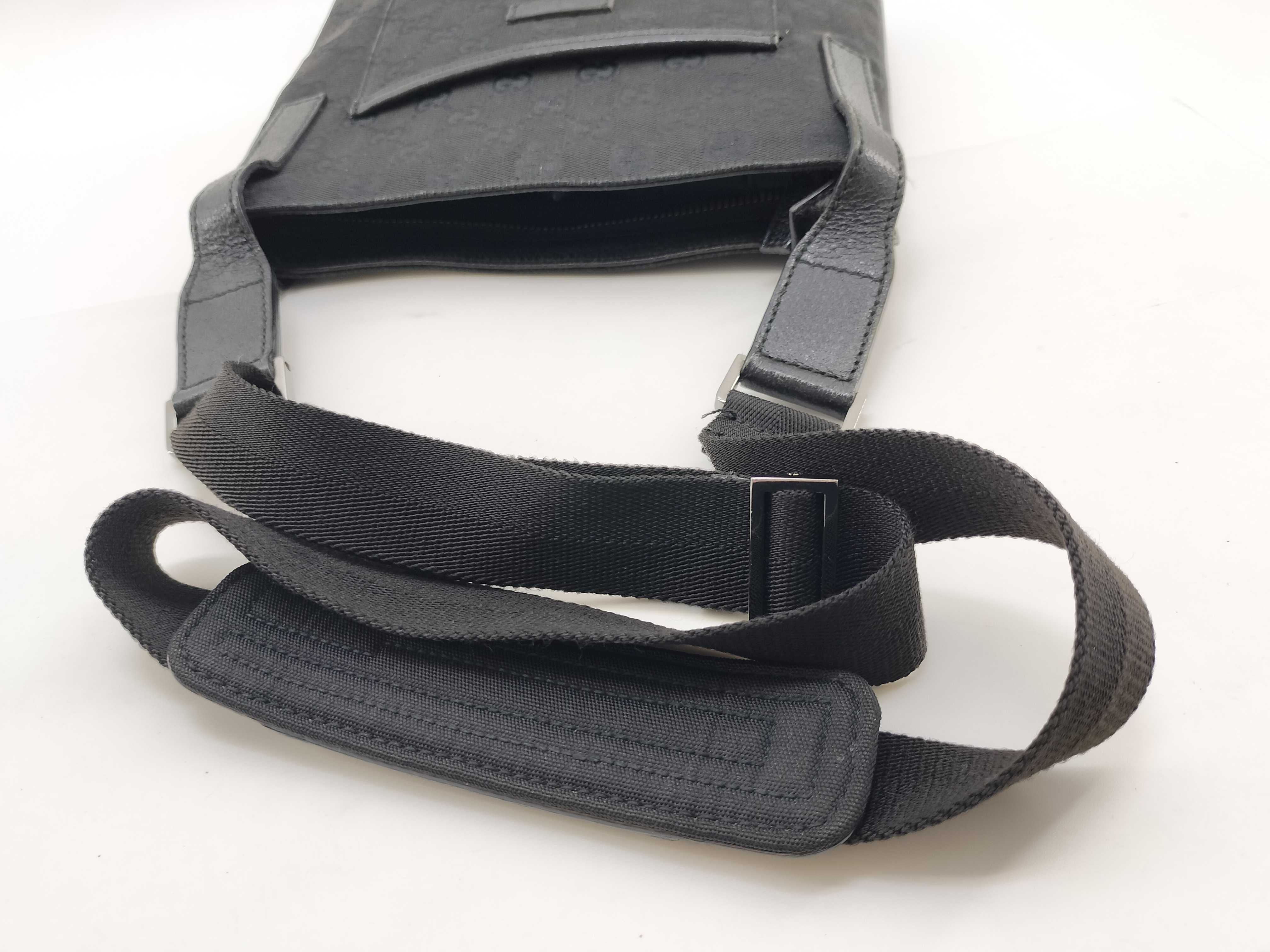 GG Canvas Shoulder Bag — view 8