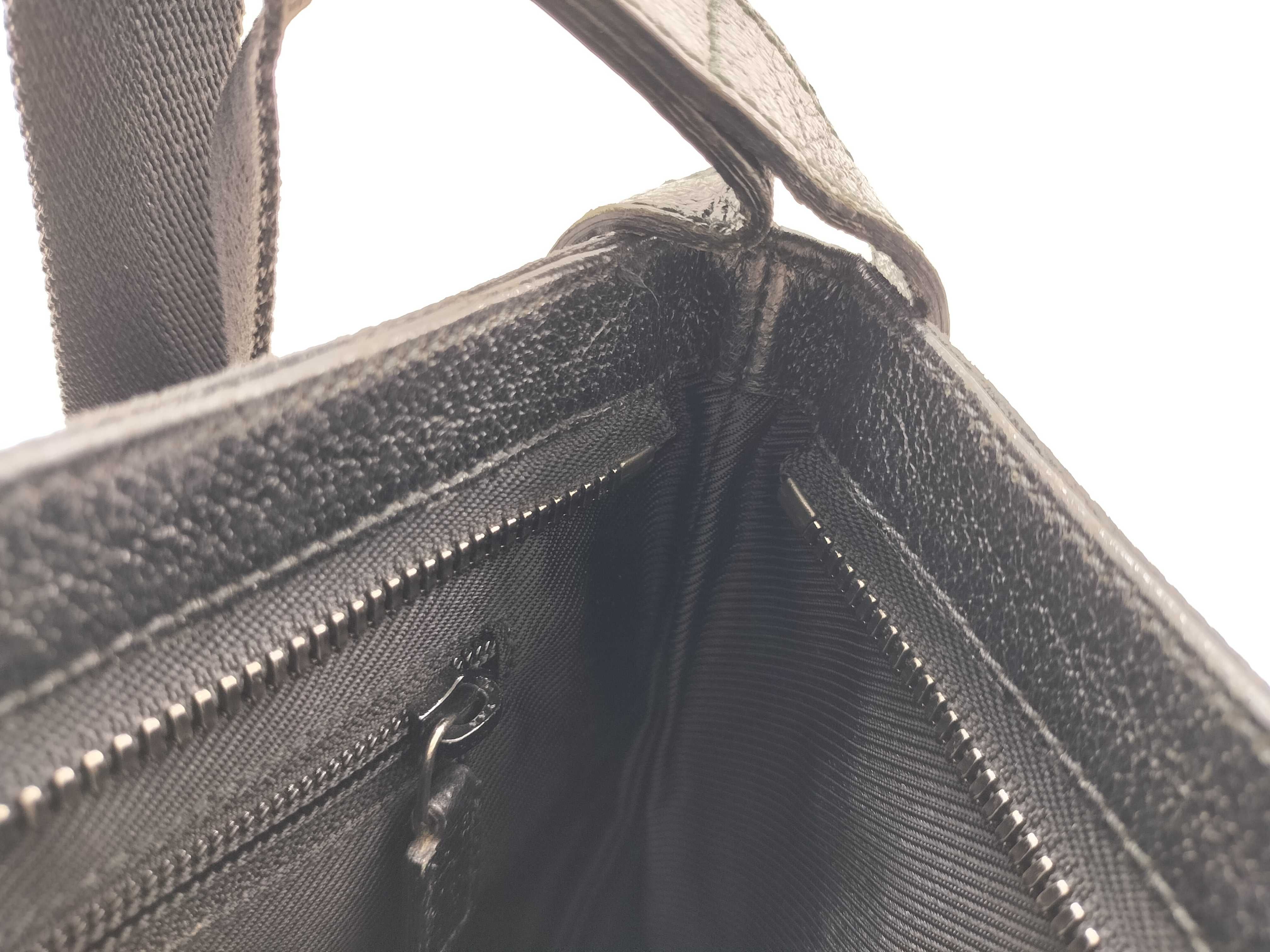 GG Canvas Shoulder Bag — view 10