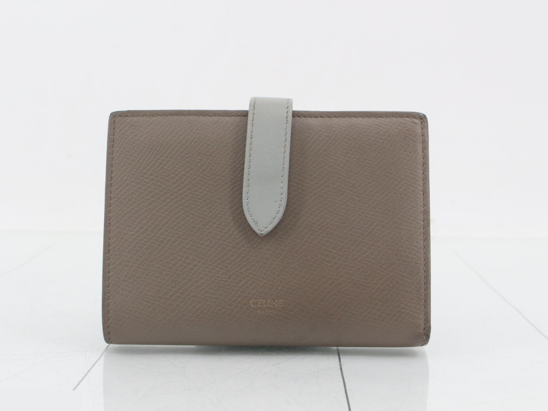 Medium strap wallet