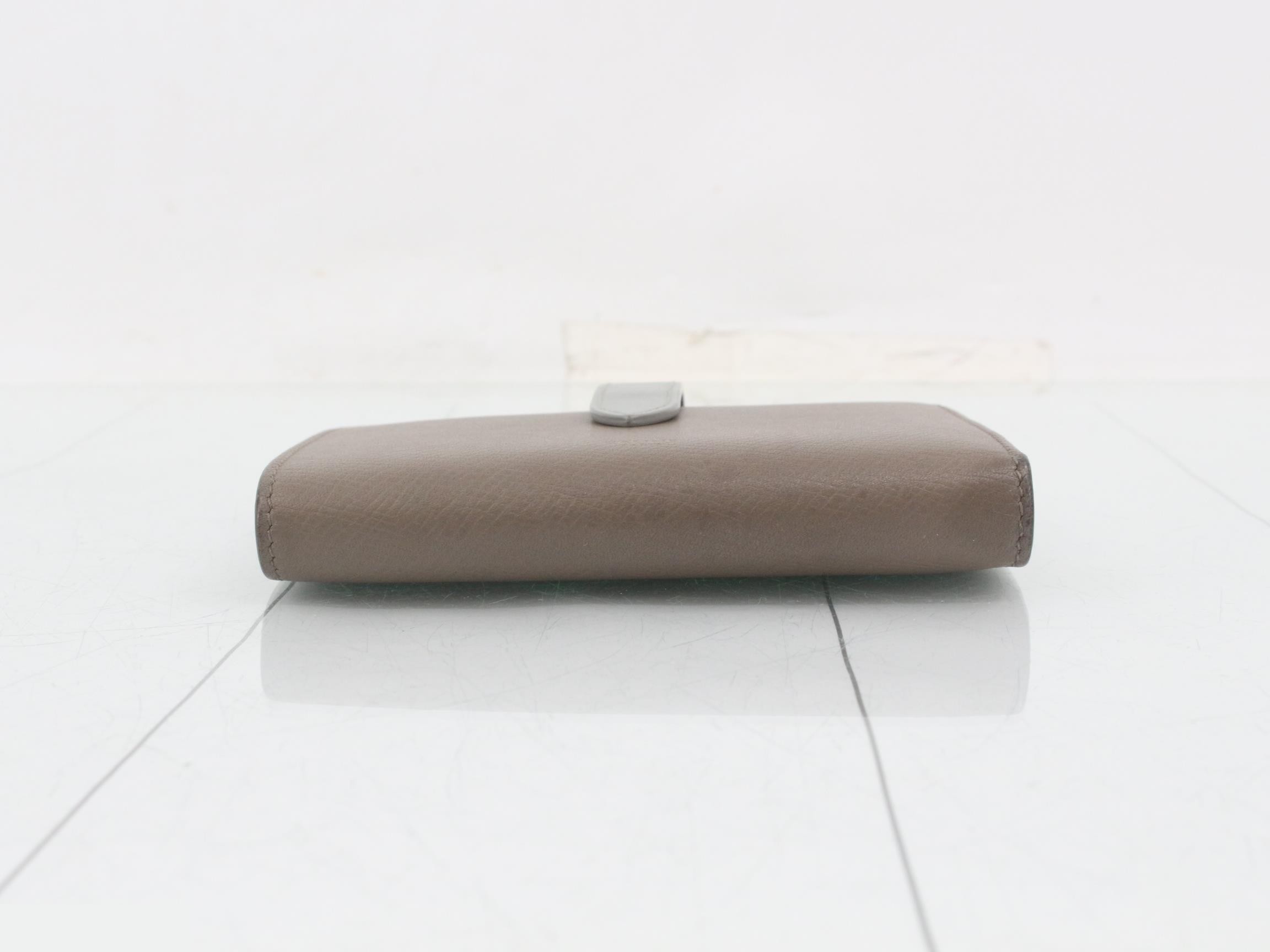 Medium strap wallet — view 3
