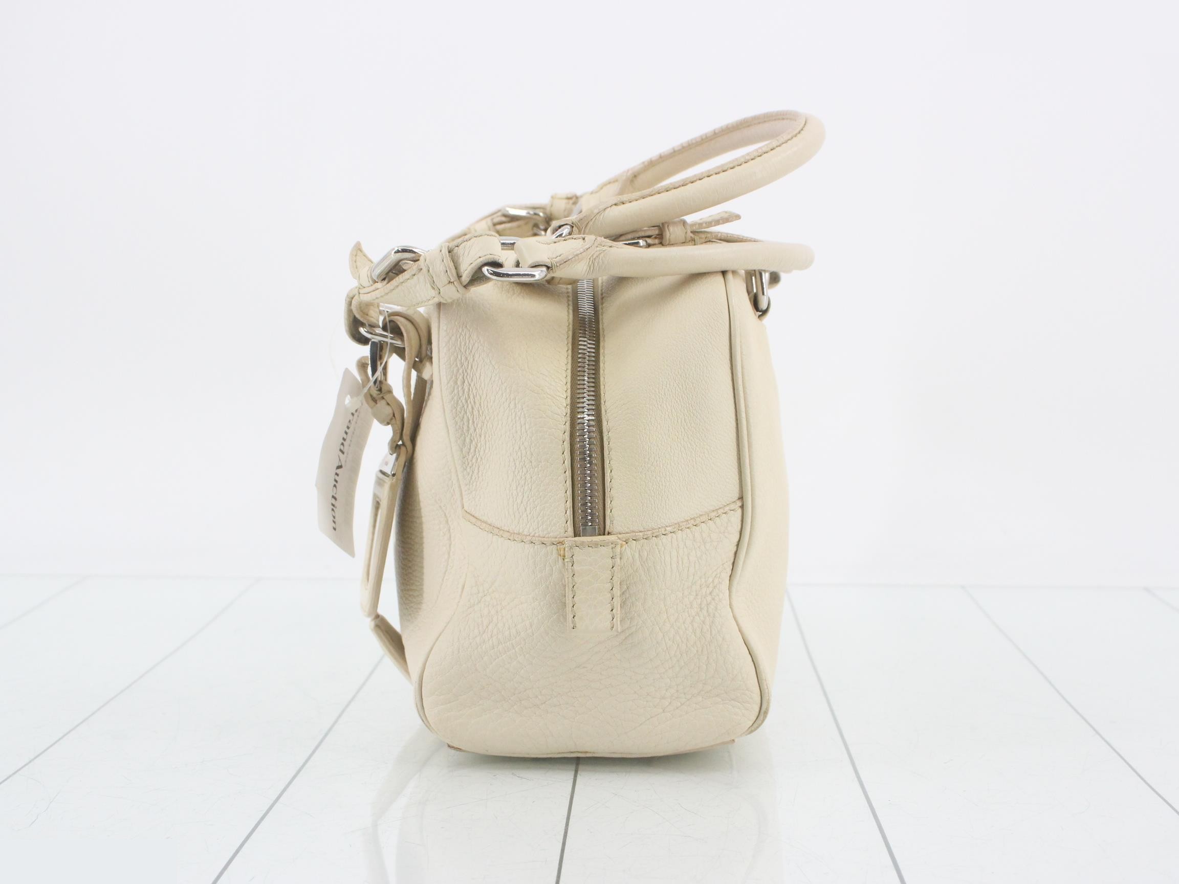 handbag — view 3