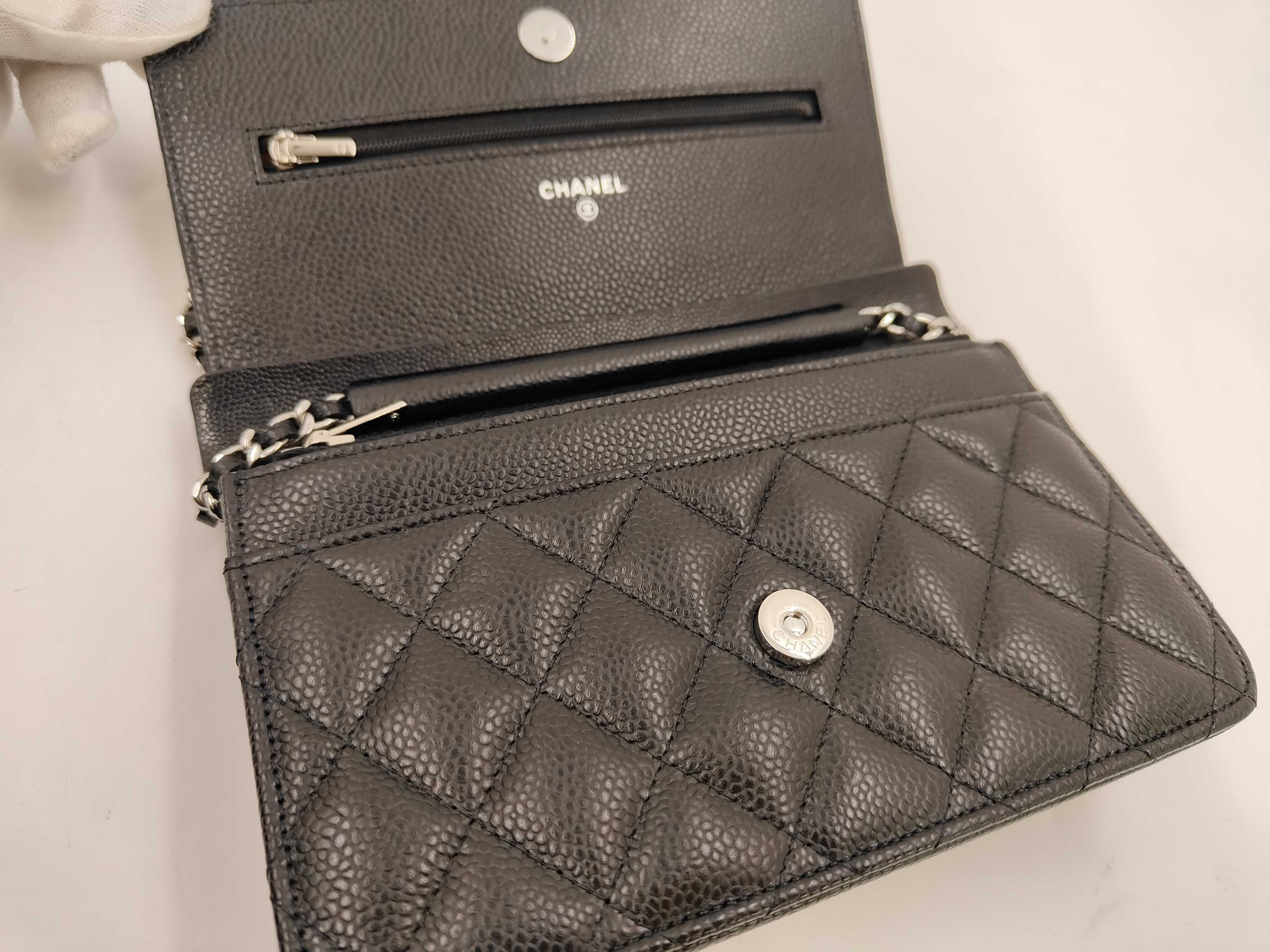 Chain Wallet Matelasse Caviar Skin Shoulder Bag — view 7