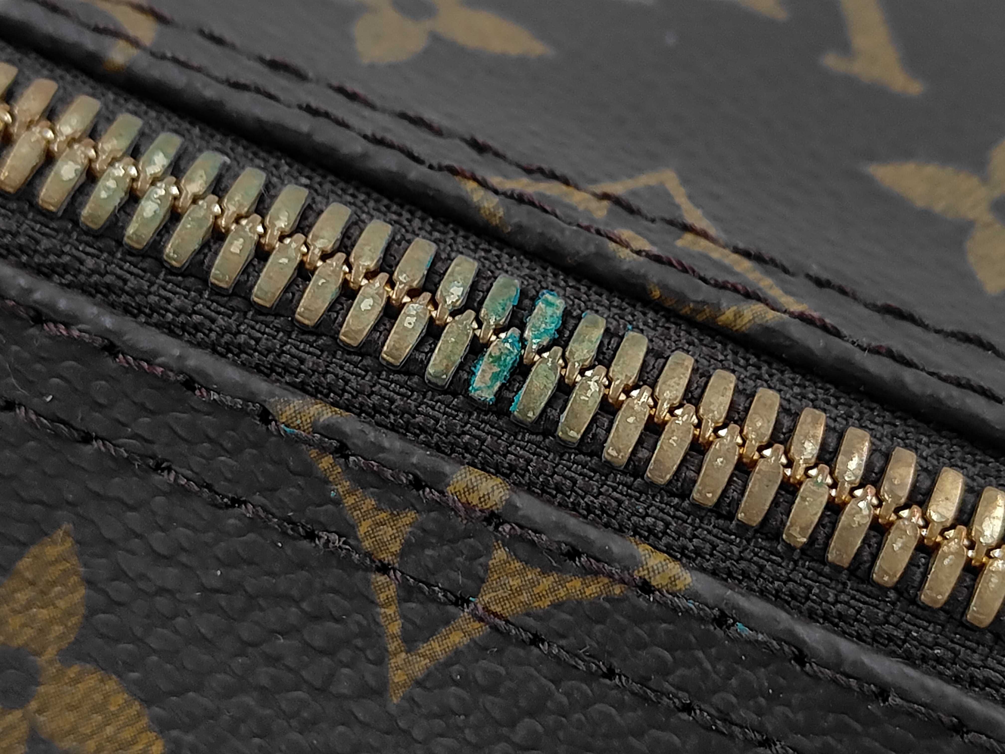 Louis Vuitton Monogram Keepall Bandoulière 55 Boston Bag (with box) — view 9