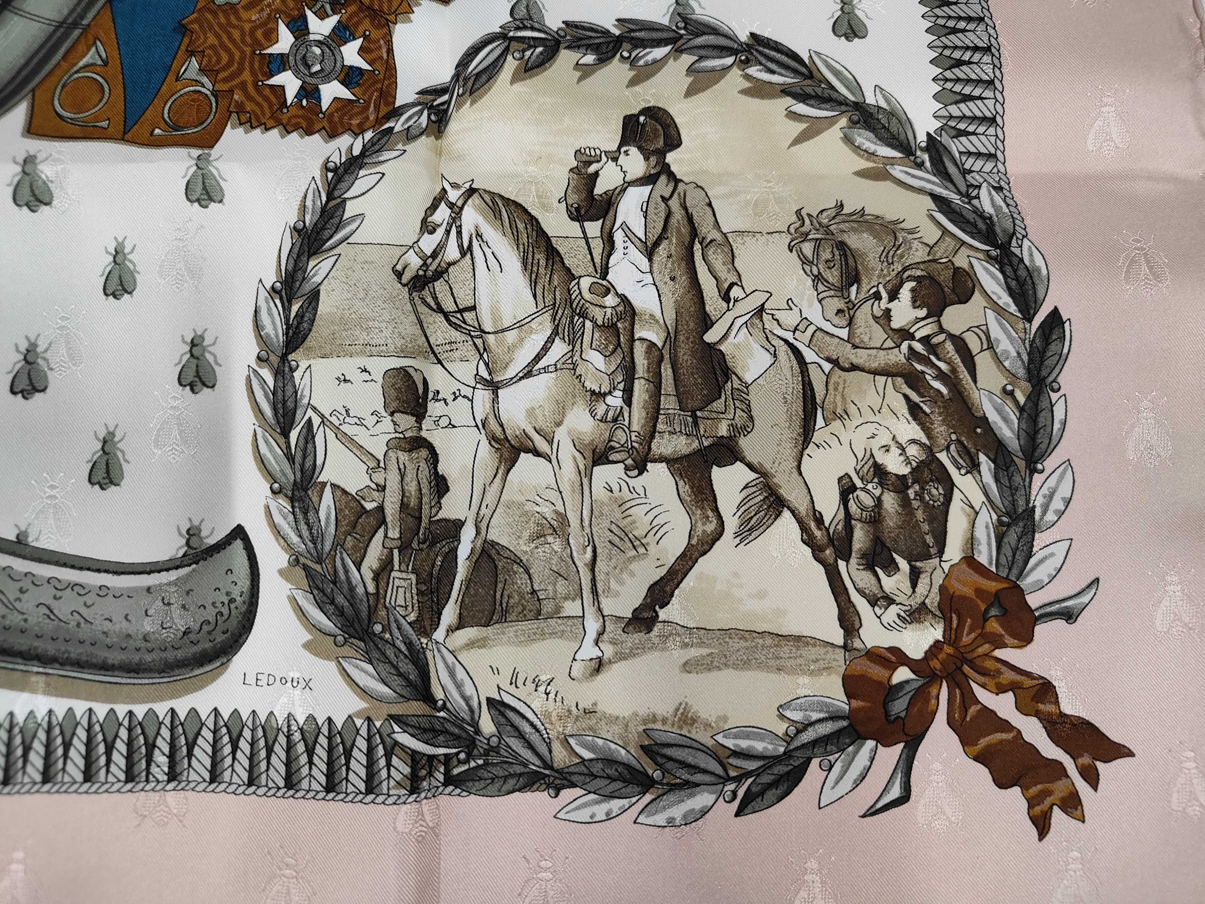 Carre Napoleon and other accessories — view 8