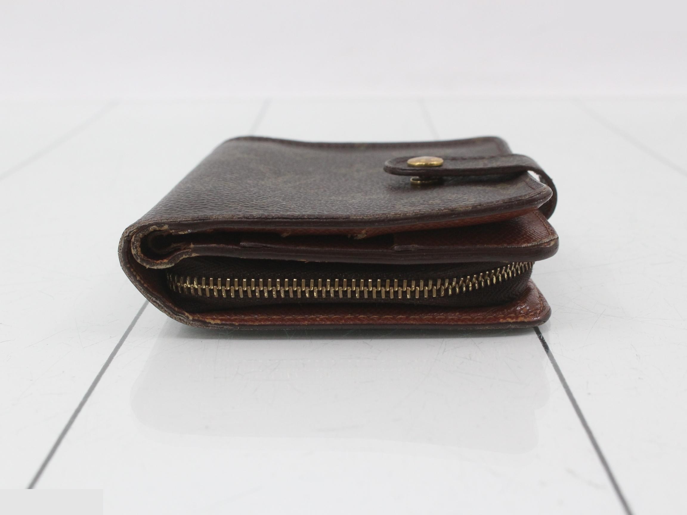 LV Monogram Compact Zip — view 3