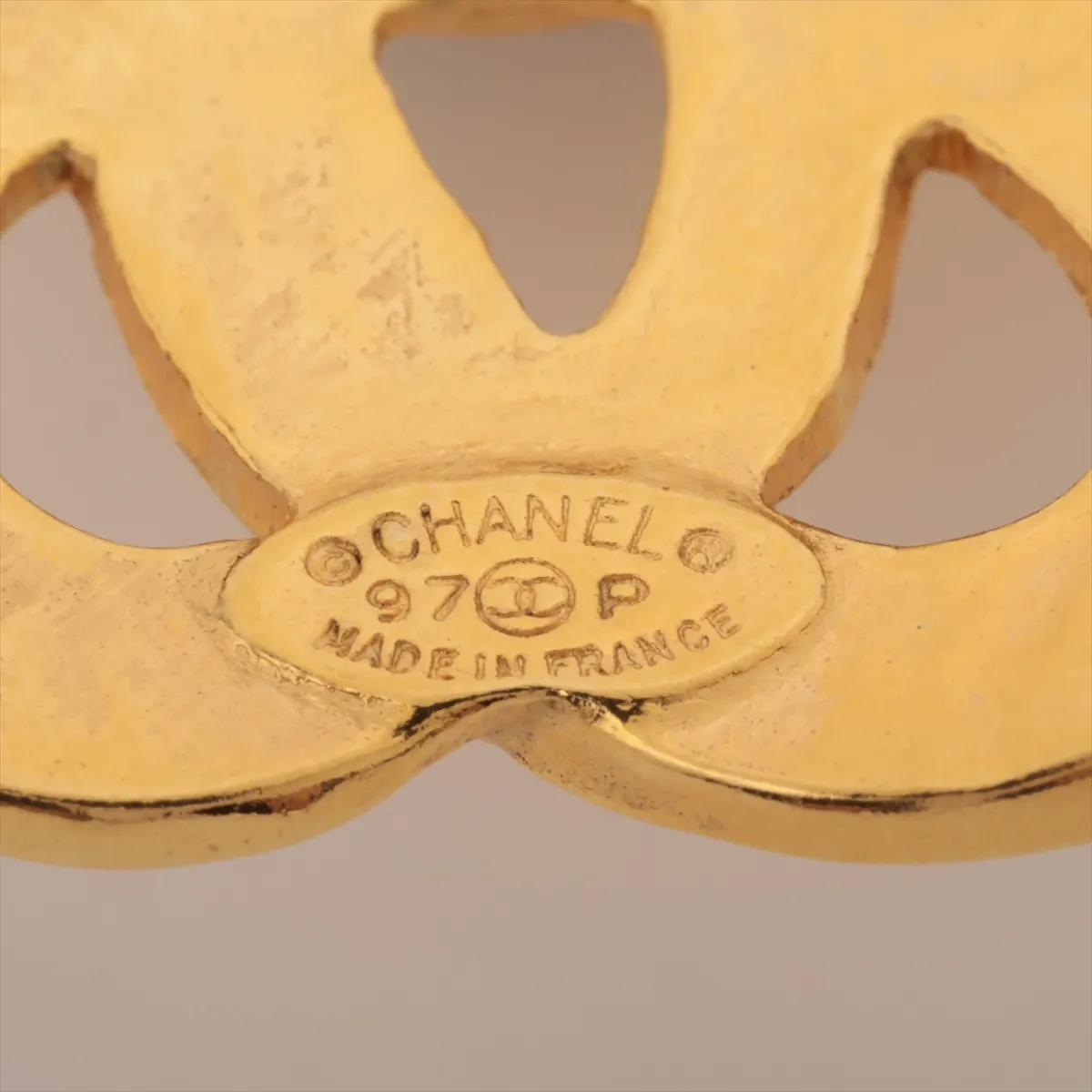 Coco Mark 97P Brooch, GP Gold x Blue. Shows — view 4