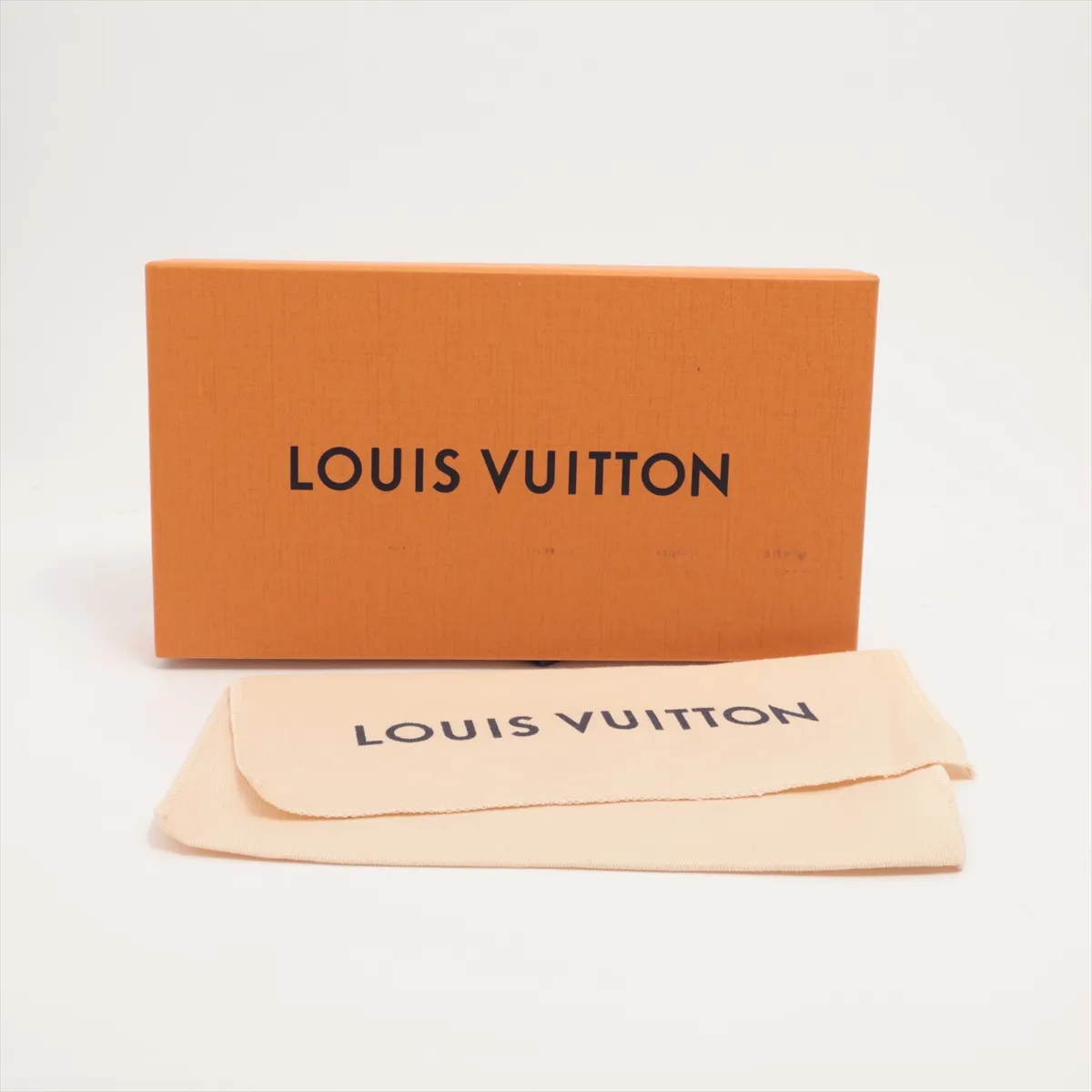 Taurillon Portefeuille Capucines M61248 Noir Long Wallet RFID Reactive — view 12