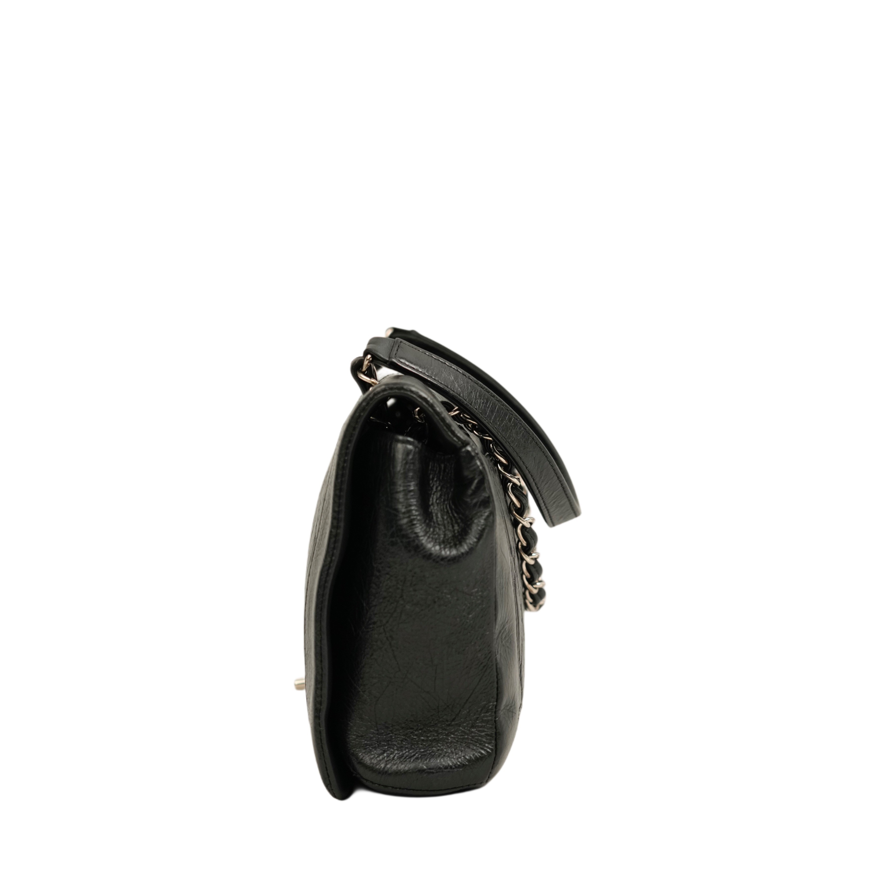 Matelassé Turnlock Chain Shoulder Bag, Series 25 — view 2