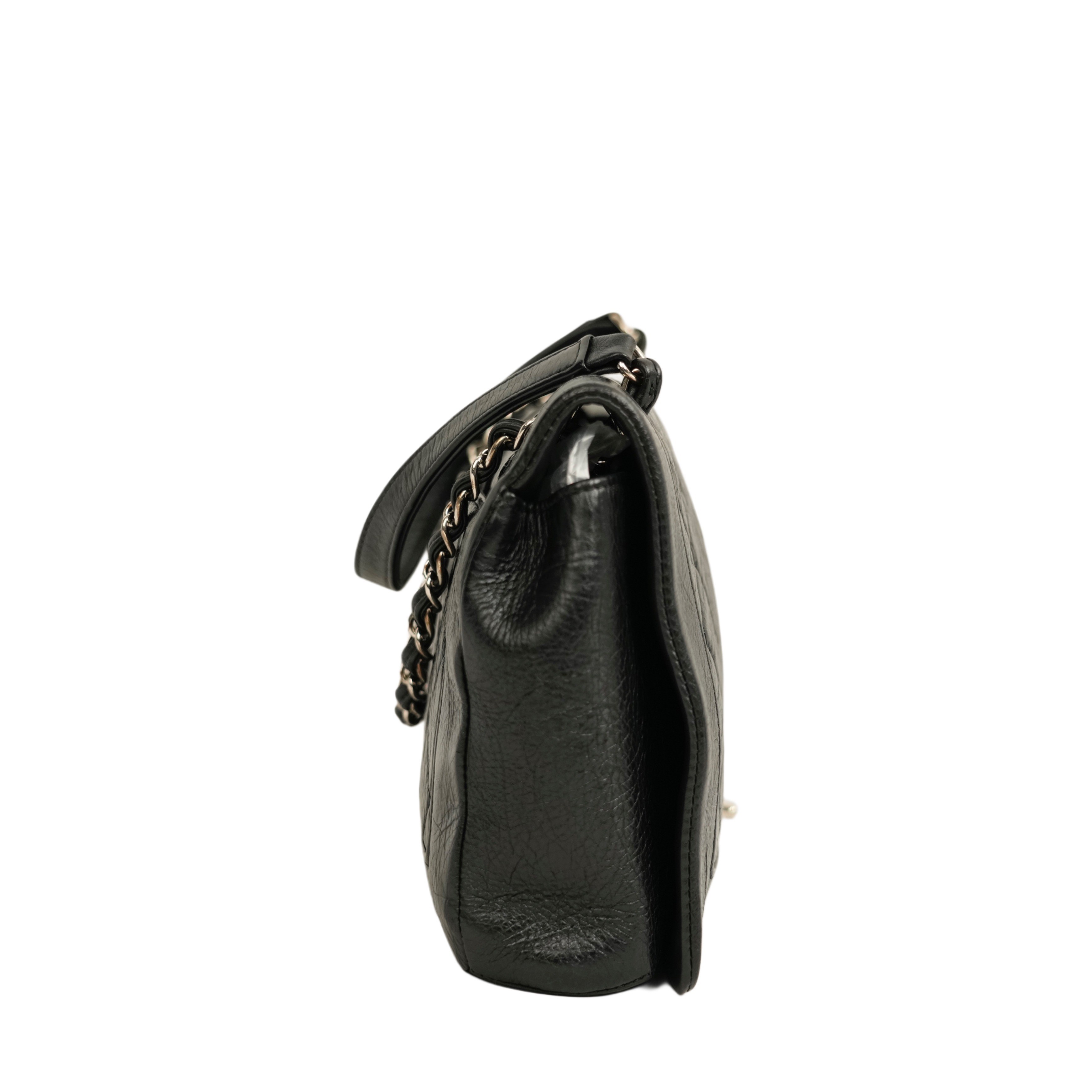 Matelassé Turnlock Chain Shoulder Bag, Series 25 — view 3