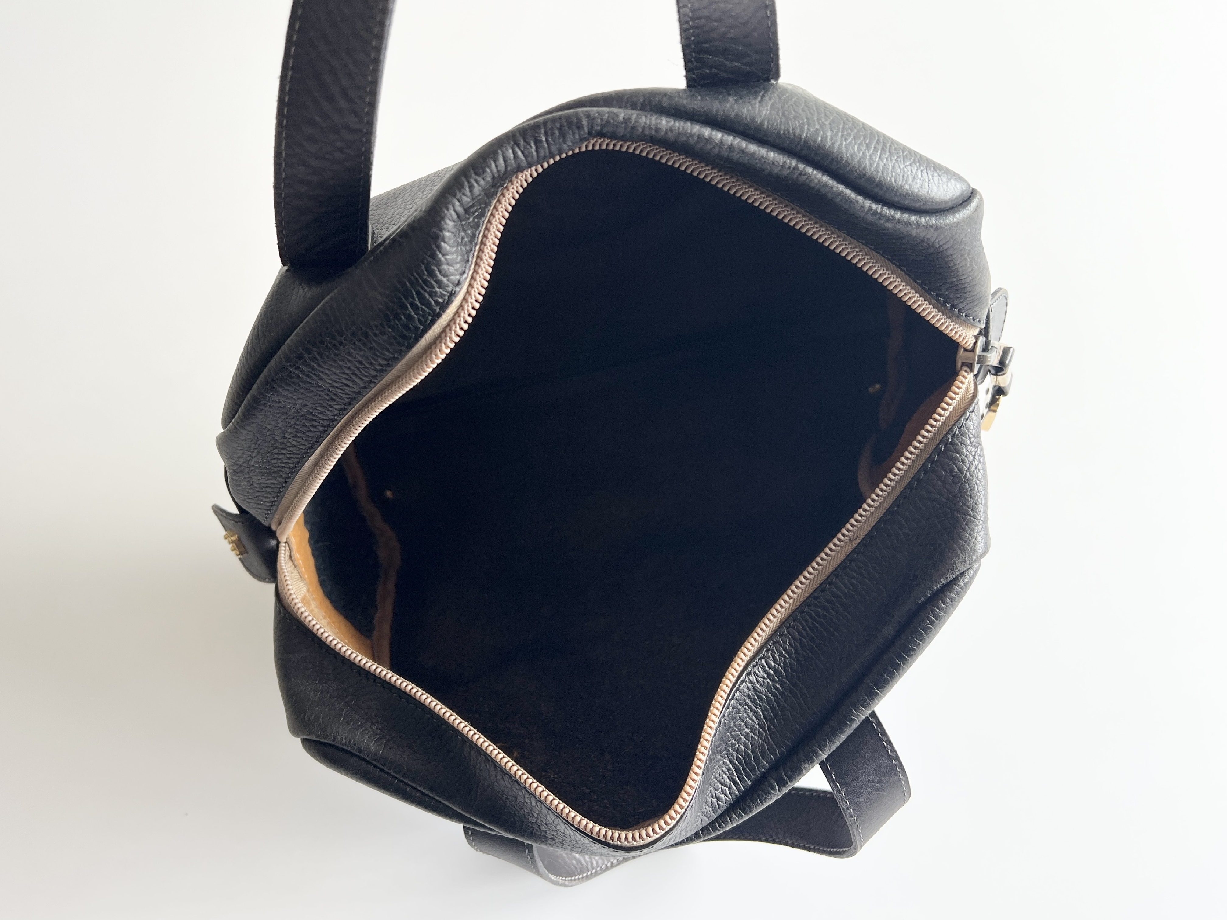 Amazona Anagram Logo Leather Mini Boston Bag (Boston Bag, Handbag) — view 4