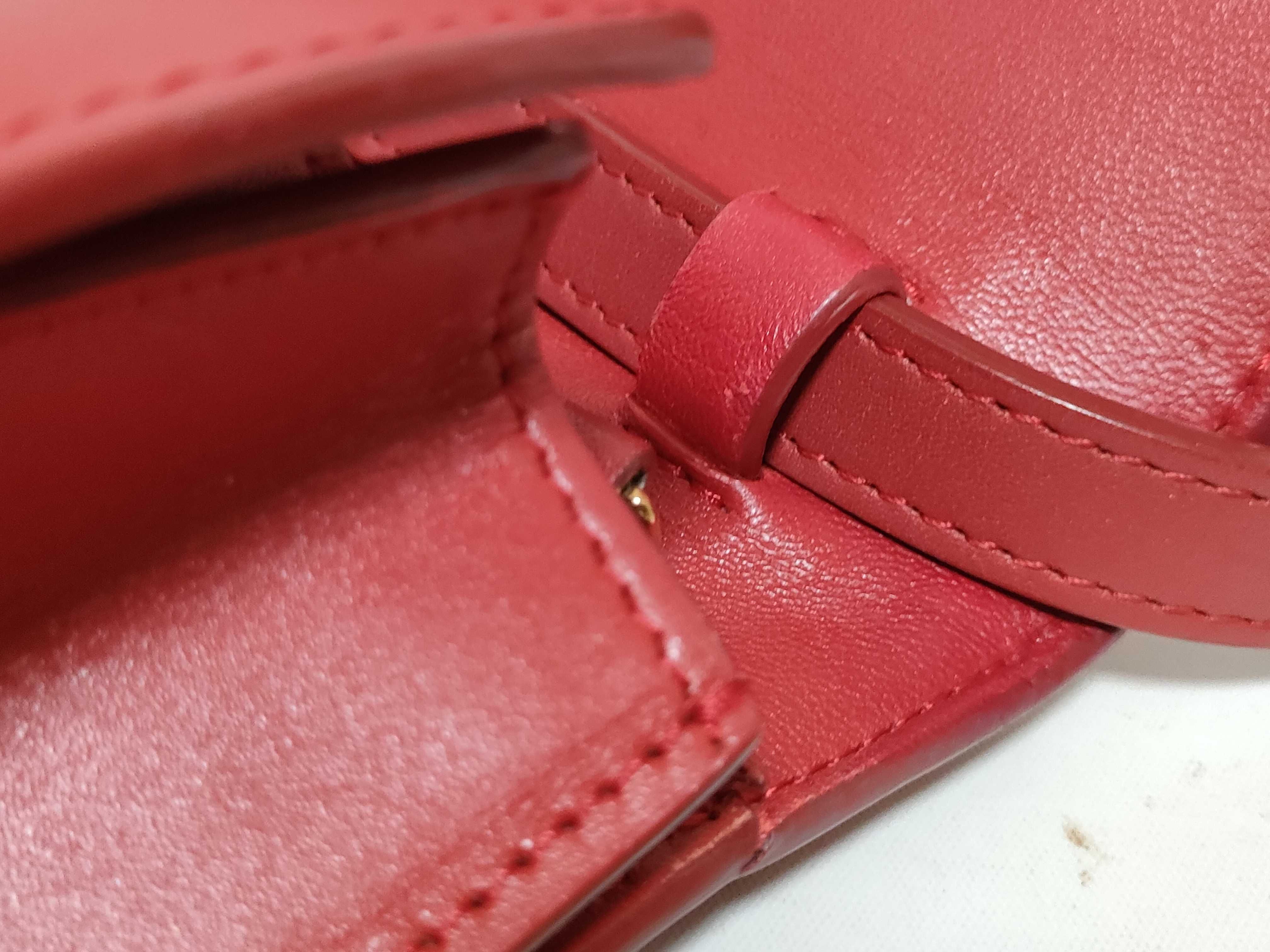 Classic Box Shoulder Bag — view 5
