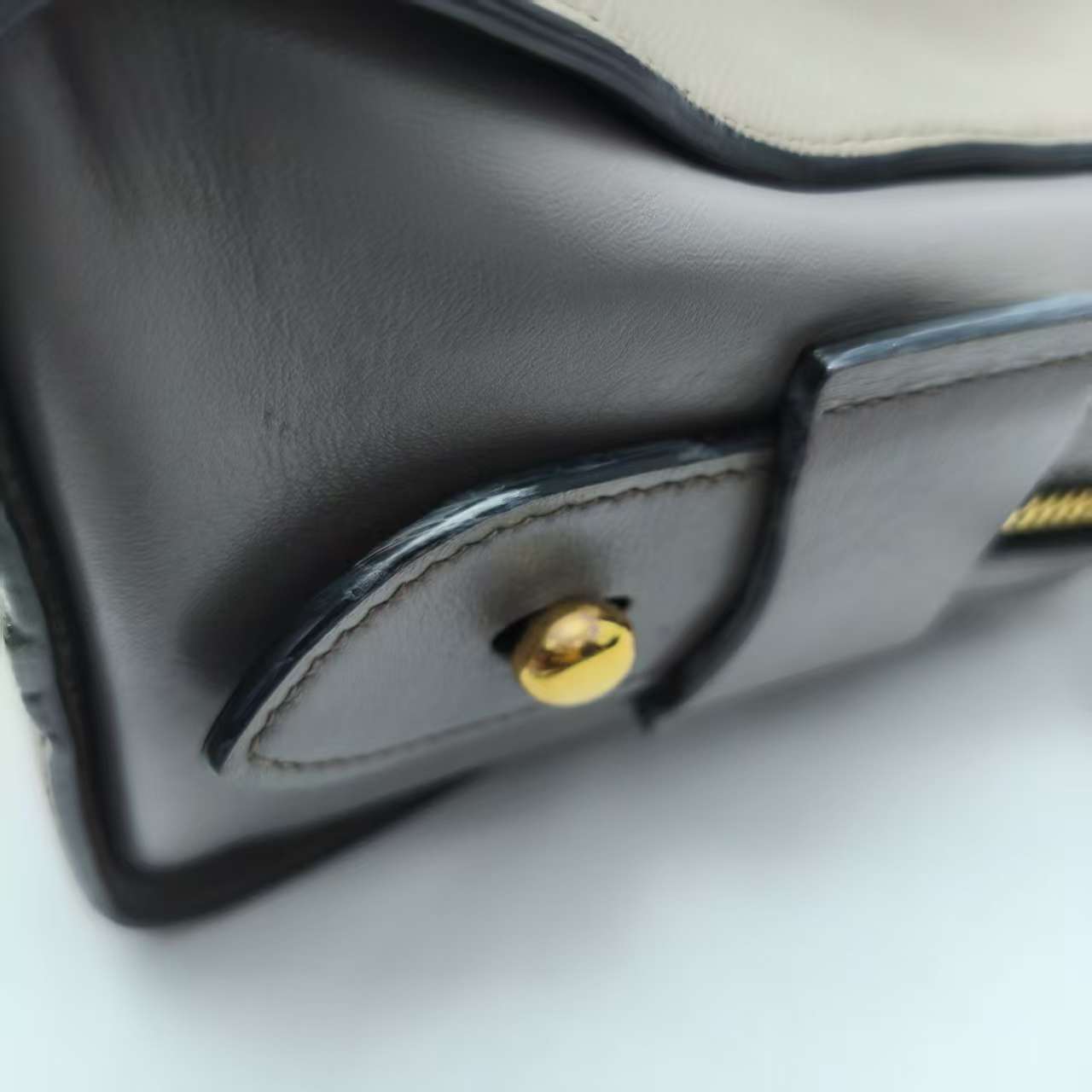 【*Shipped from: China*】PRADA Leather Handbag — view 13