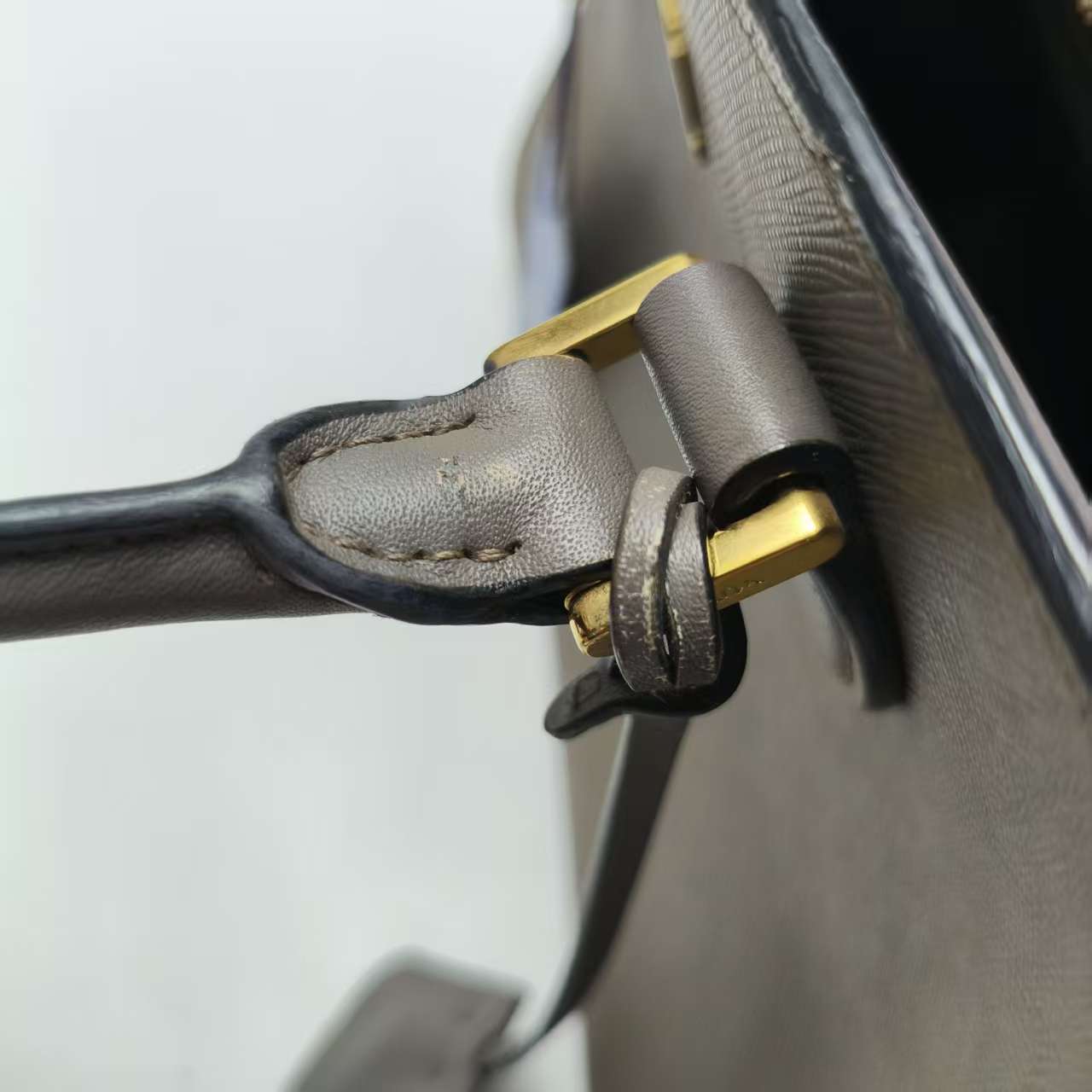 【*Shipped from: China*】PRADA Leather Handbag — view 15