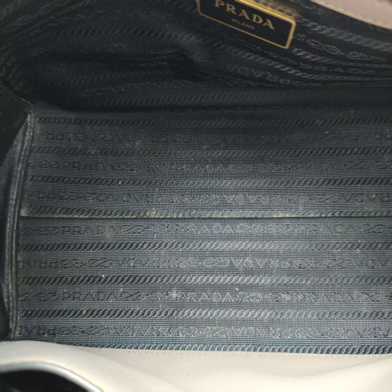 【*Shipped from: China*】PRADA Leather Handbag — view 9