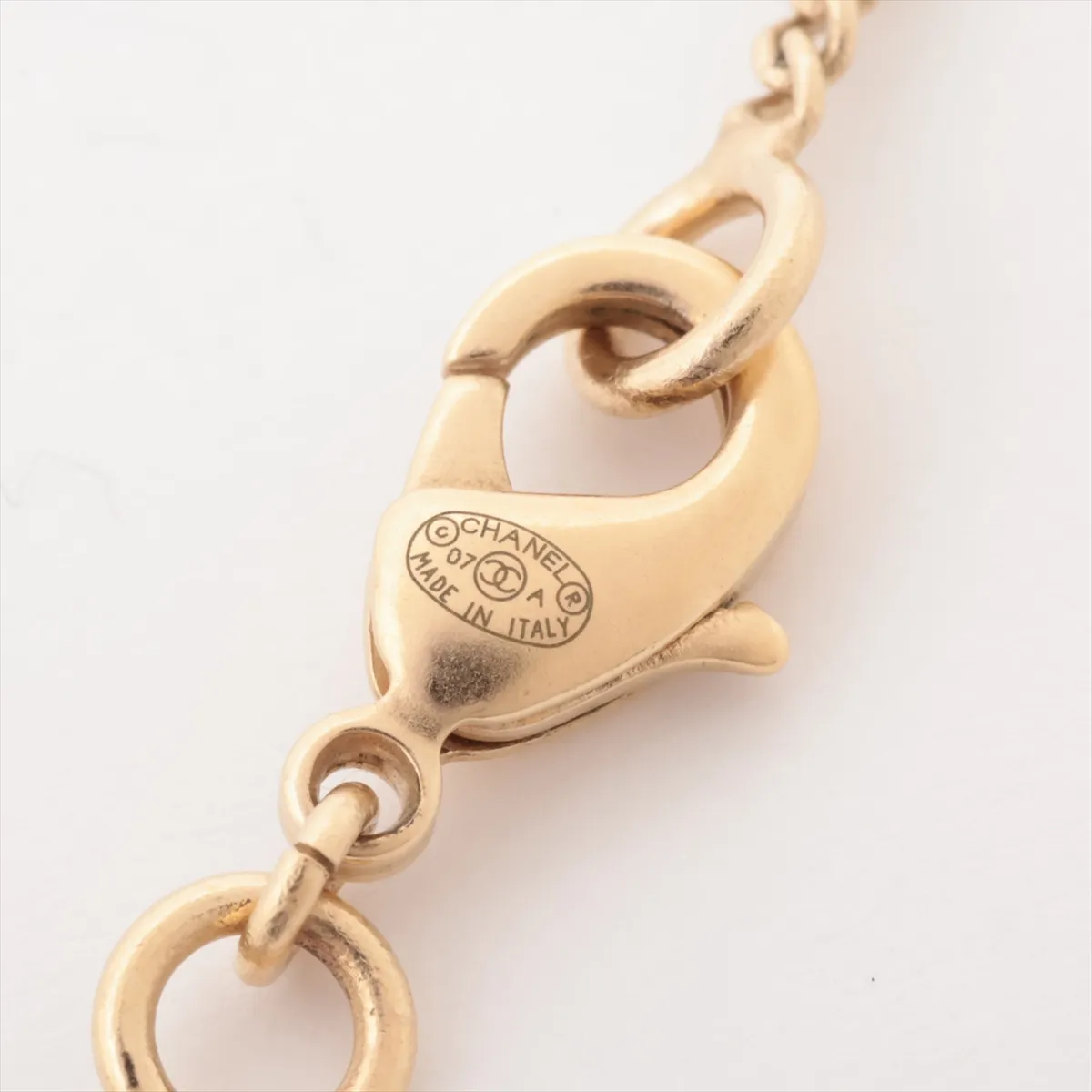 Logo Necklace GP x Fake Pearl Gold Thread — view 4