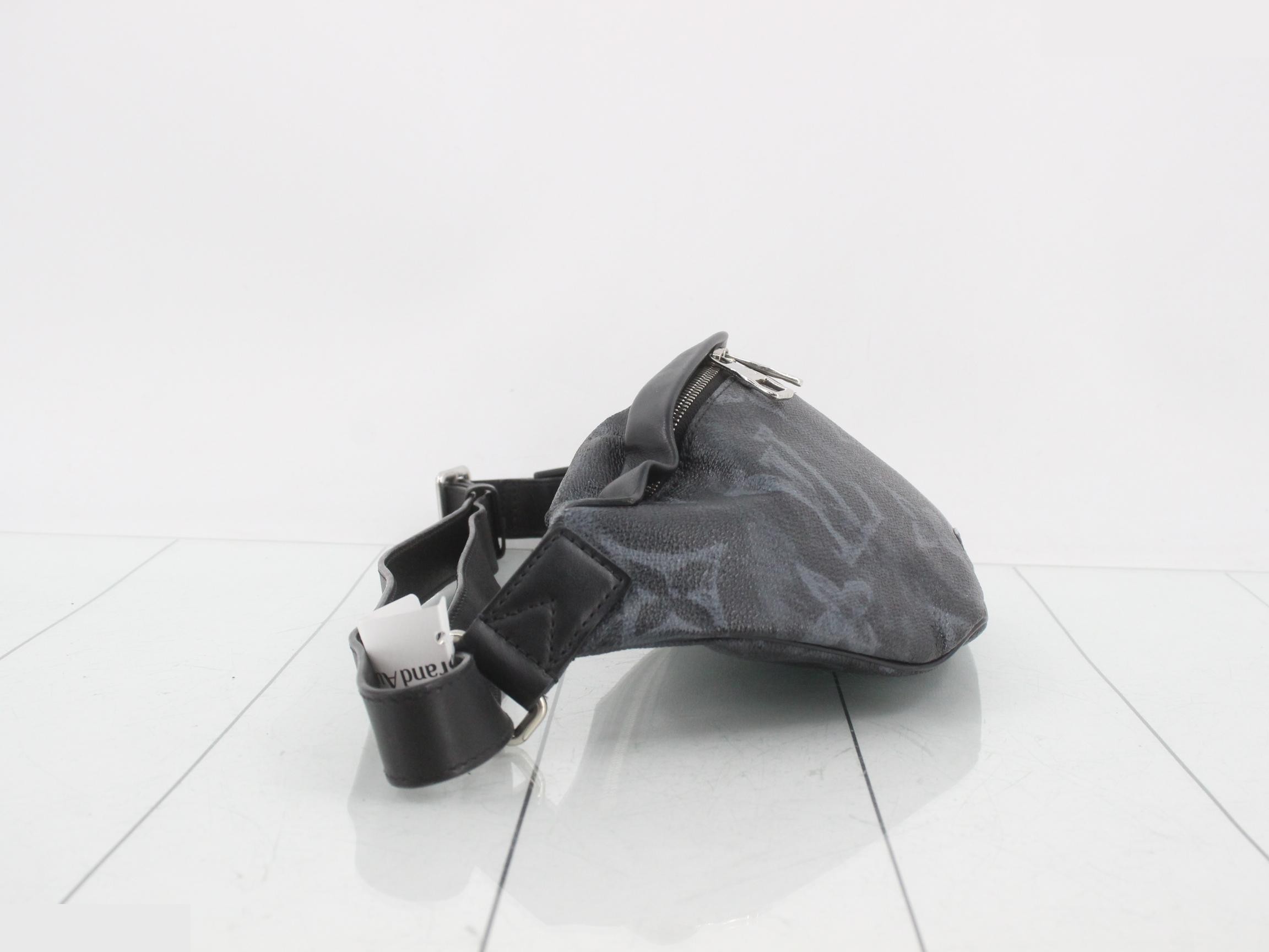 Discovery Bum Bag NM Body Bag Shoulder Bag — view 4
