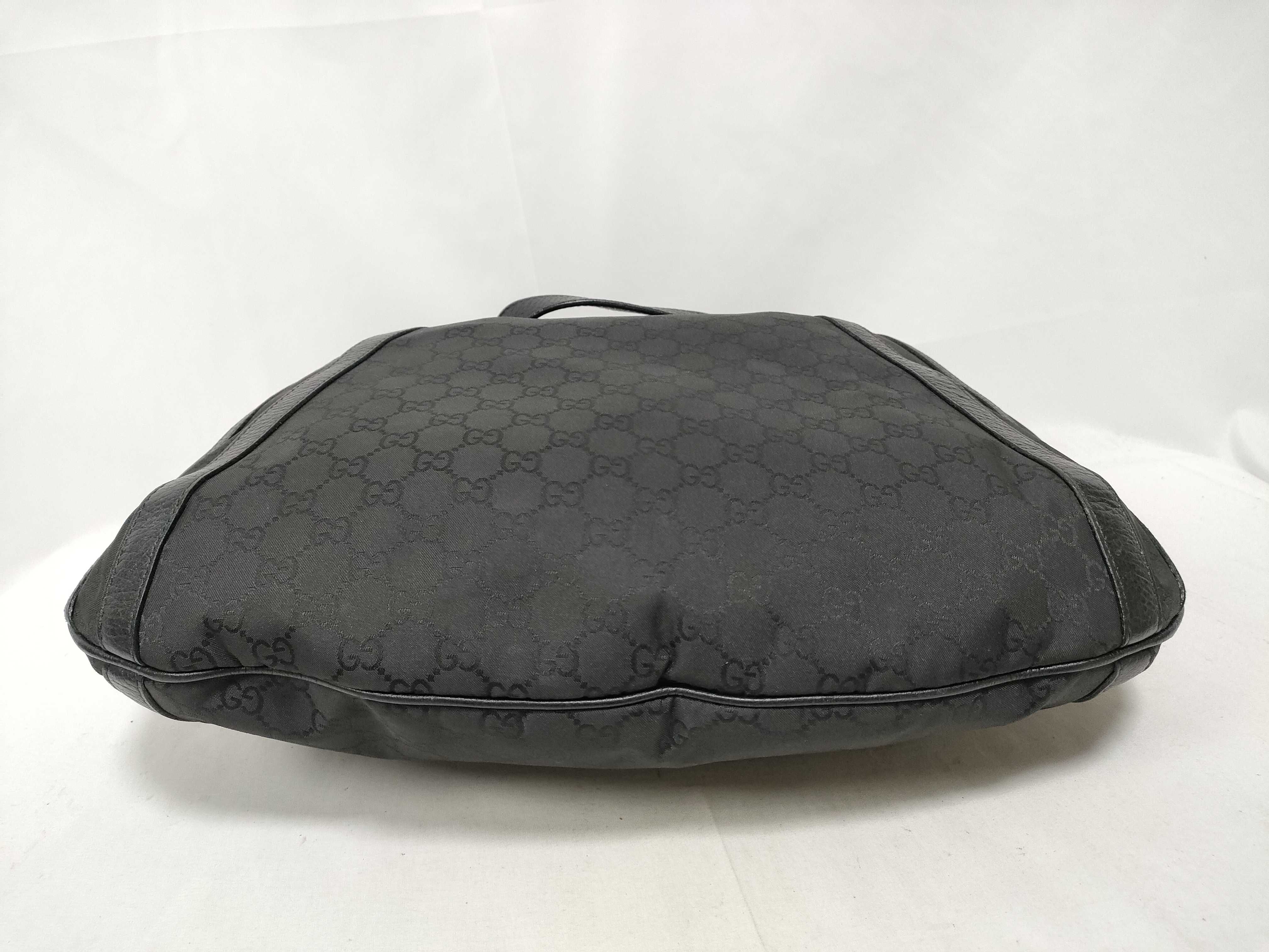 Black GG Canvas Vintage Pumpkin Large Handbag with Shoulder Strap — view 3
