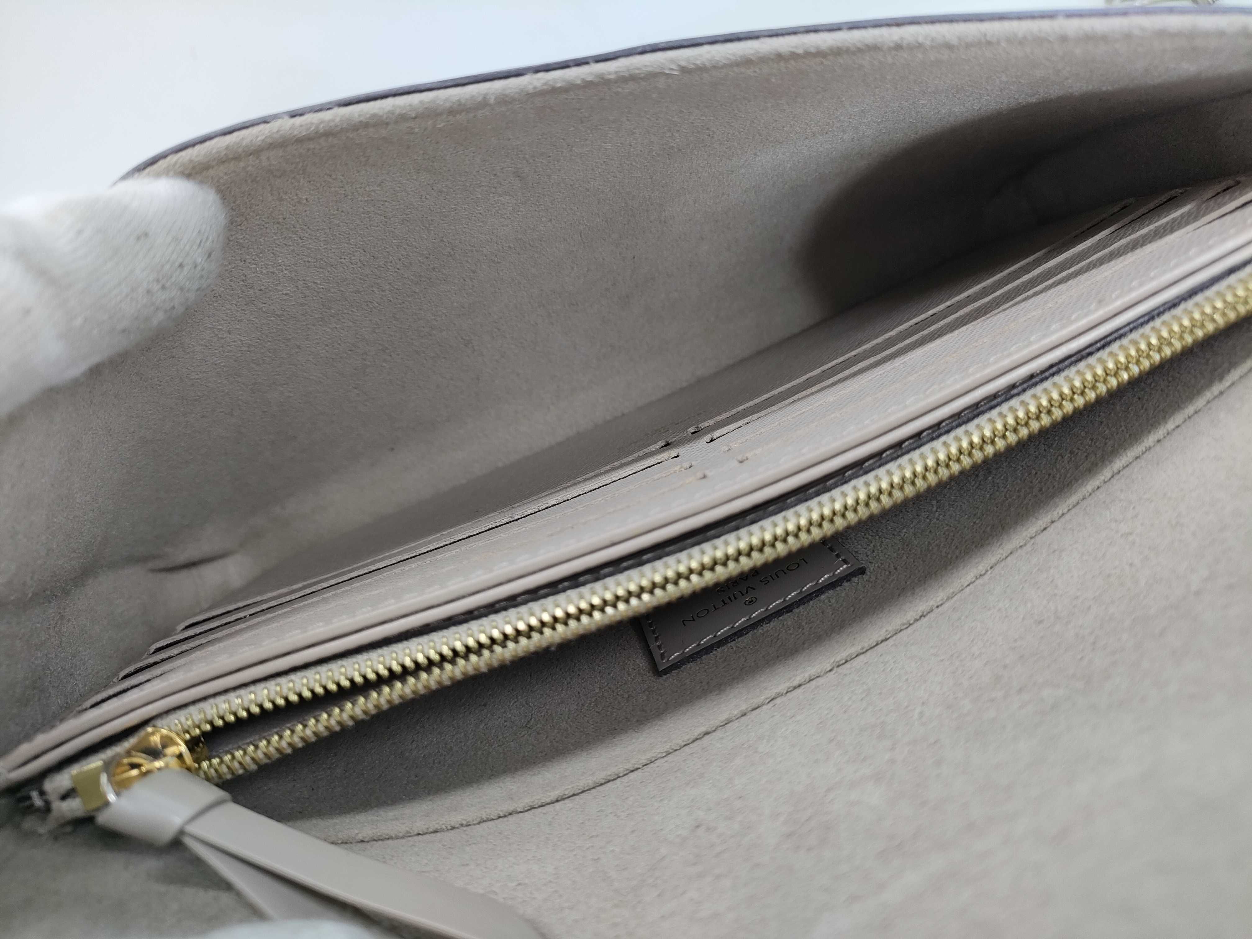 Epi Leather Pochette Felicie Galet M68758 TJ026 Shoulder Bag — view 9