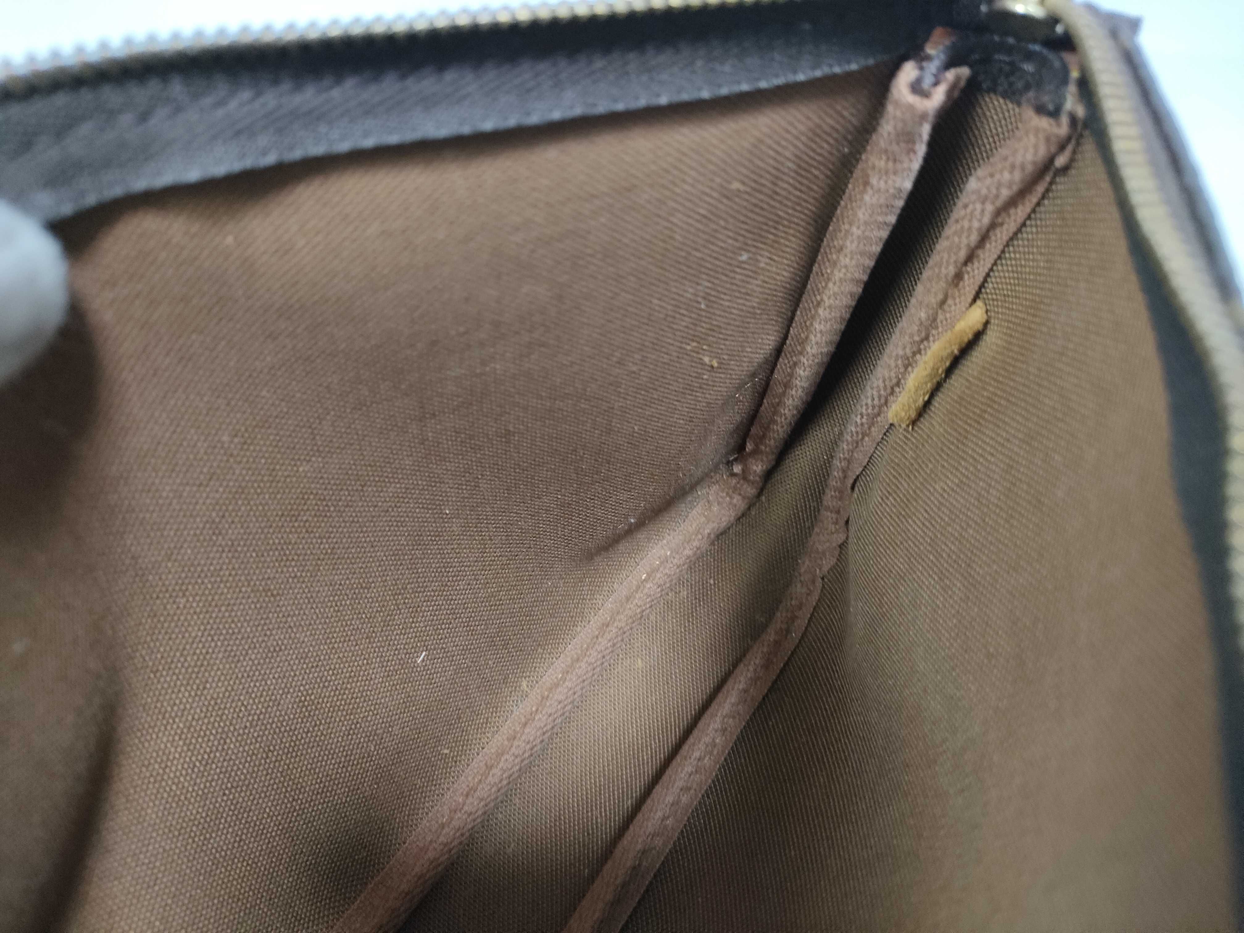 Monogram Louis Vuitton Monogram Accessoires AR0939 Pouch — view 14