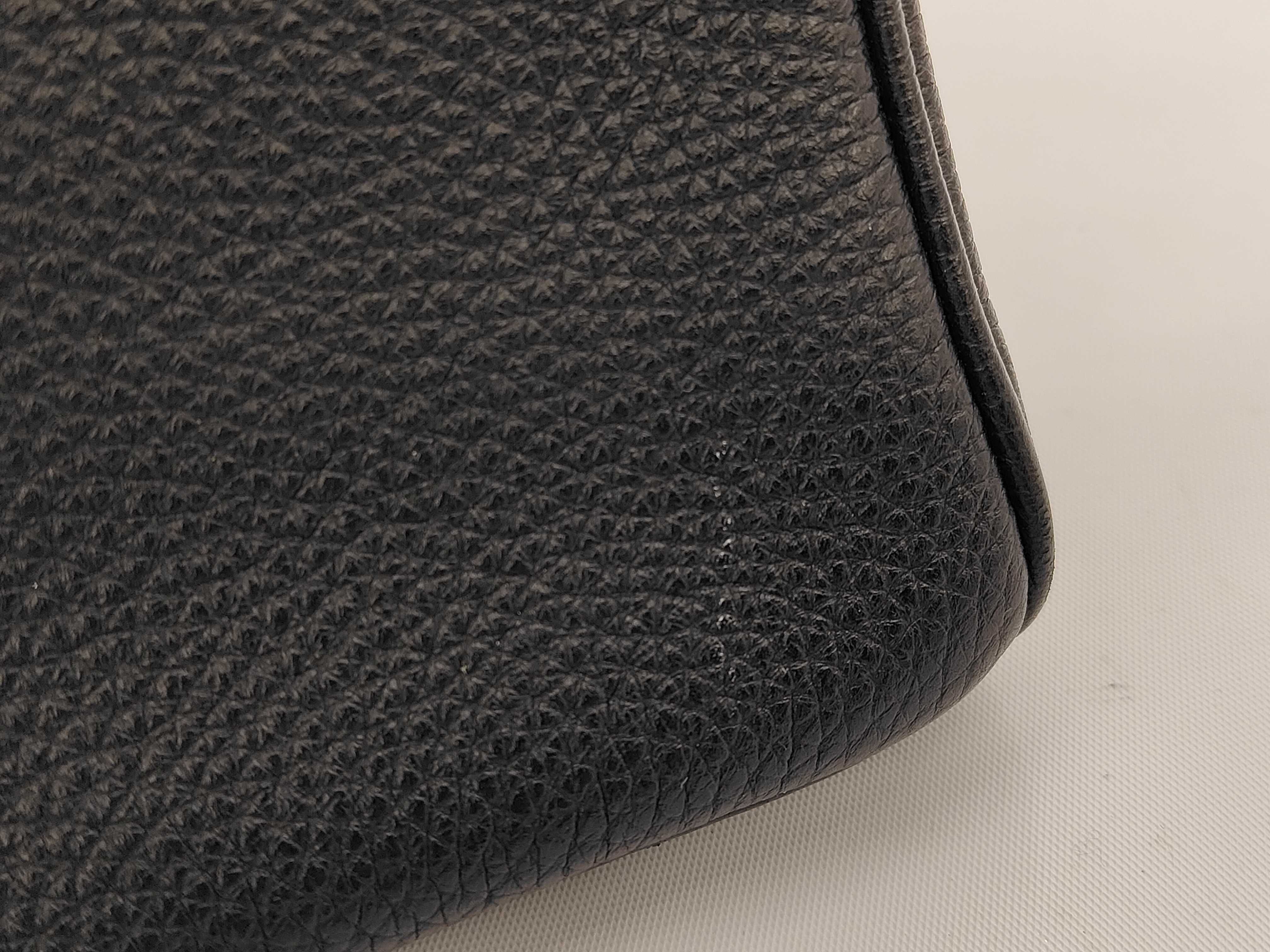 Birkin 25 Togo Black Silver Hardware O Stamp Handbag — view 12