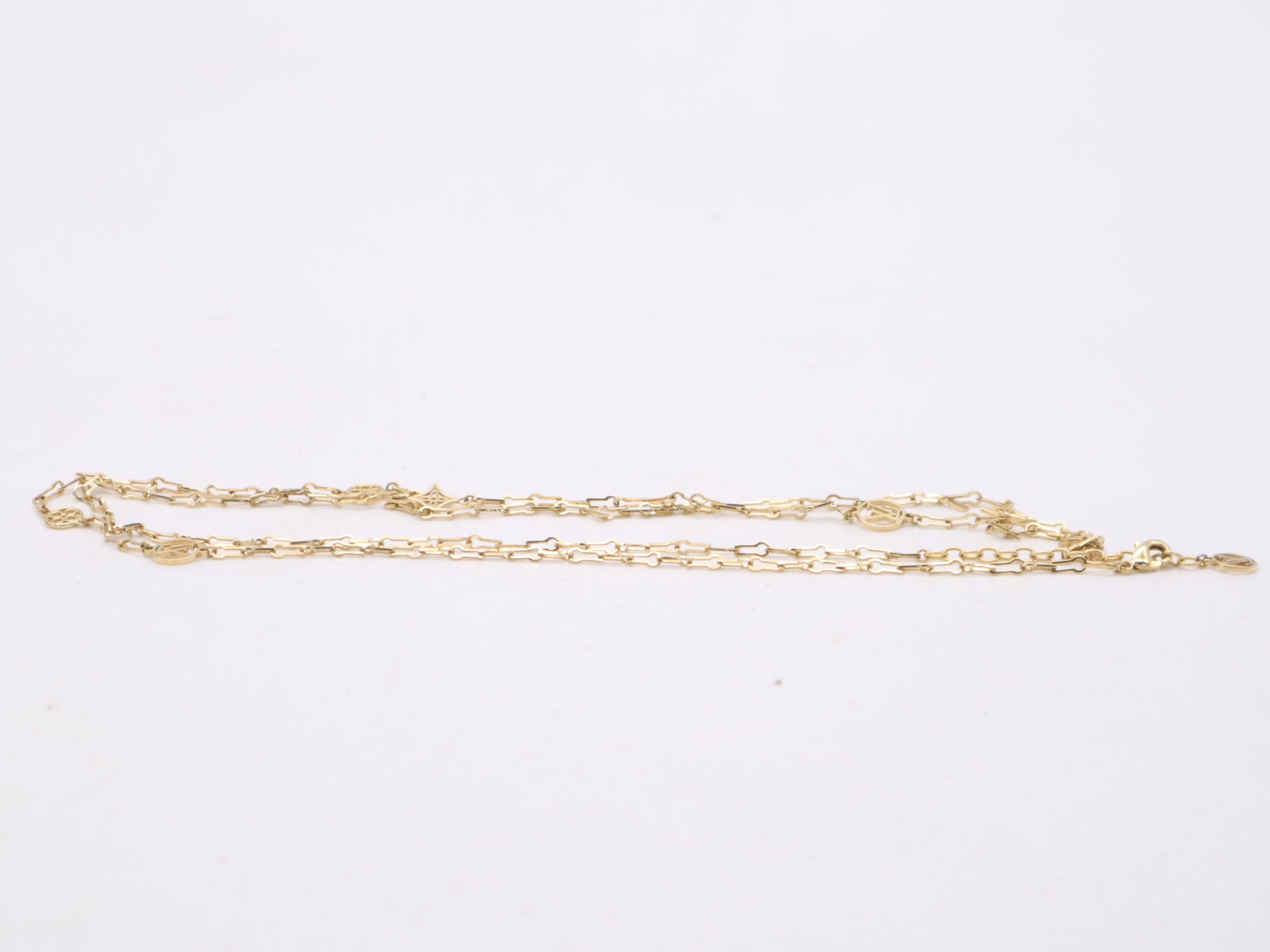 M69639GP Sautoir Forever Young Necklace with dust bag and box. — view 3