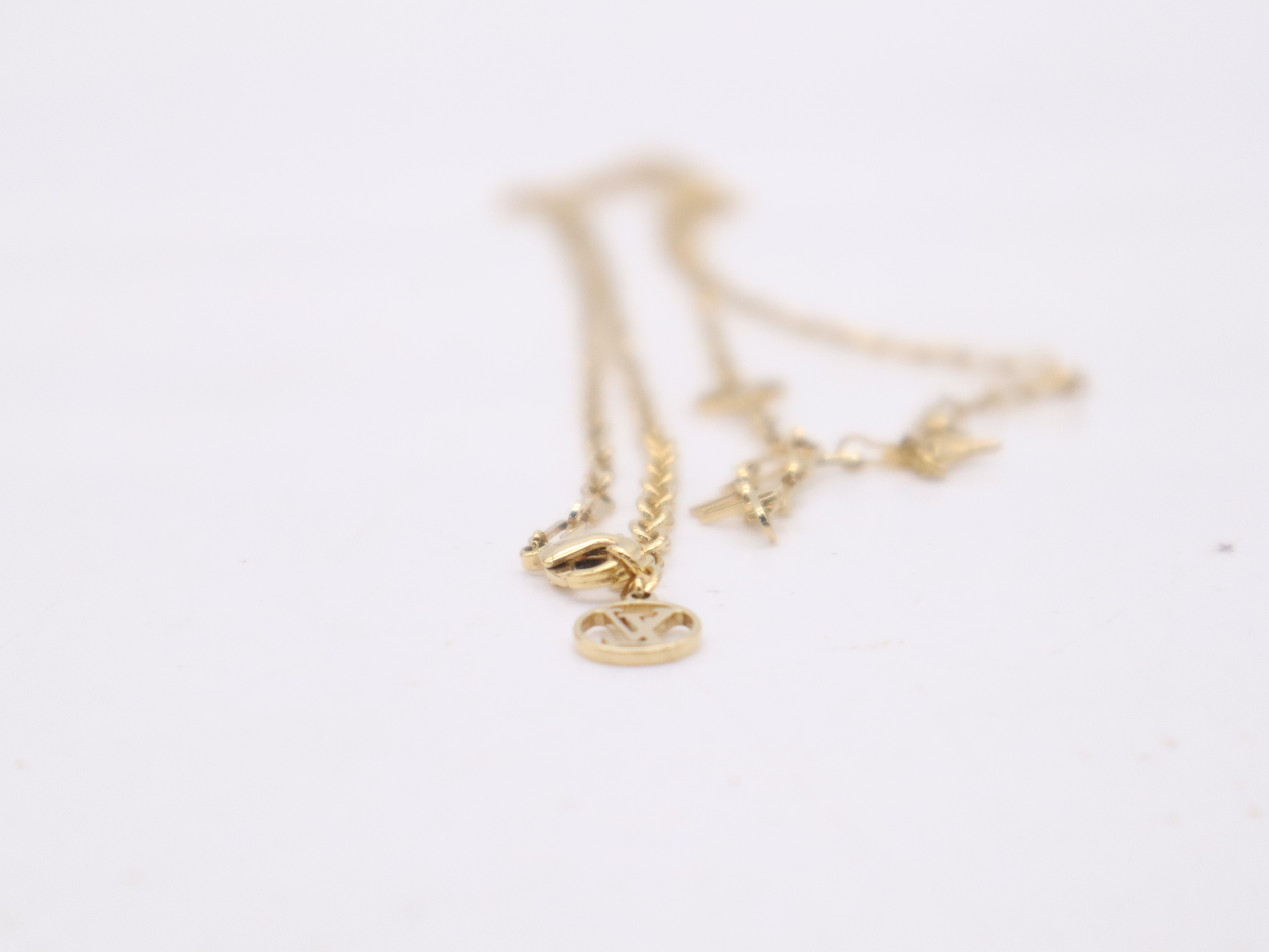 M69639GP Sautoir Forever Young Necklace with dust bag and box. — view 4