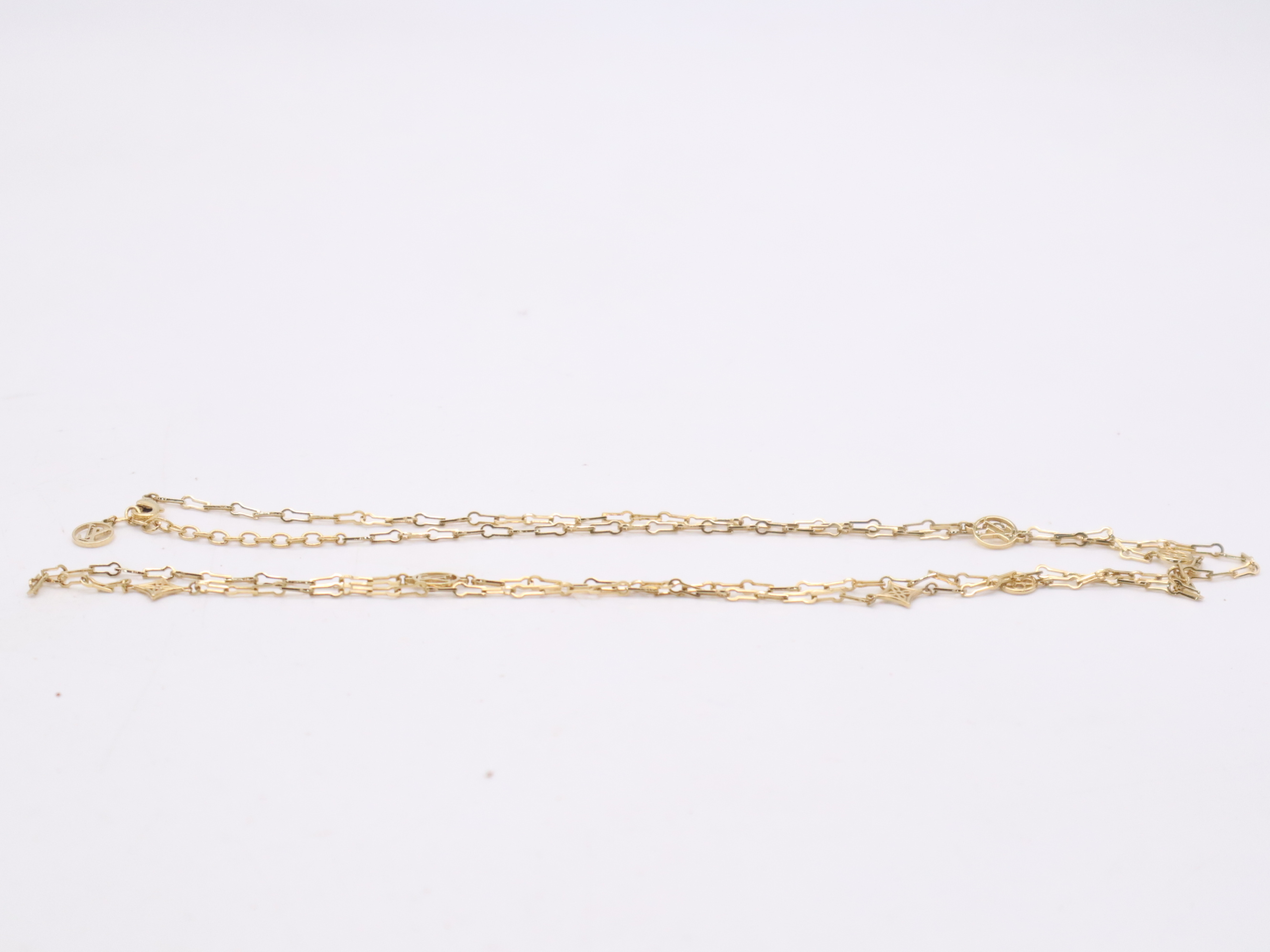 M69639GP Sautoir Forever Young Necklace with dust bag and box. — view 5