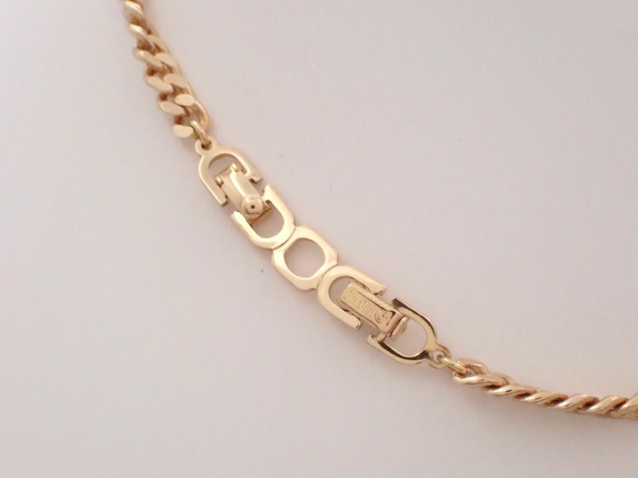 Other lines: Precious metals, necklaces, logo, rhinestones, gold. — view 2