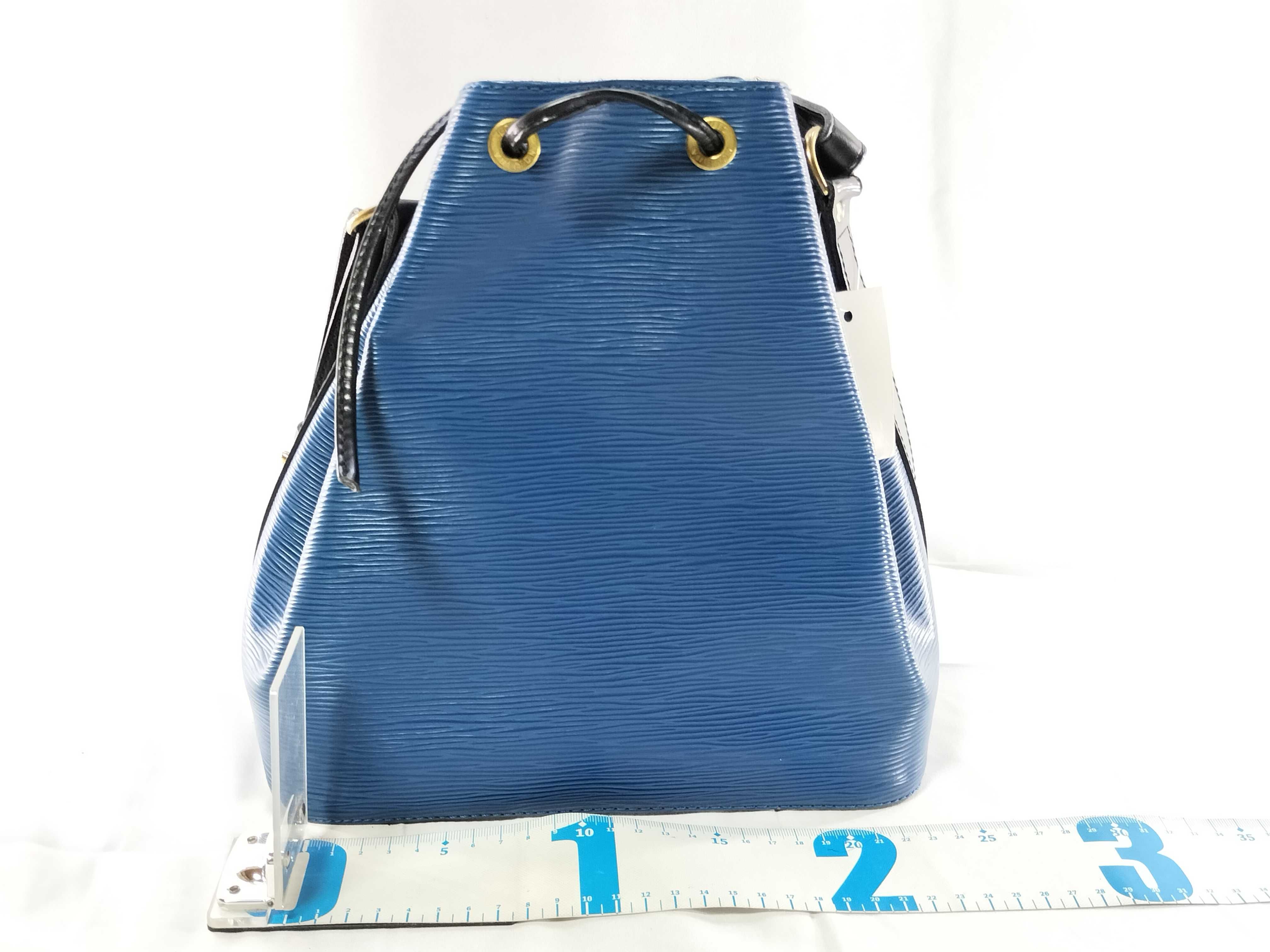 Epi M44152 Petit Noé Bicolor Shoulder Bag — view 2
