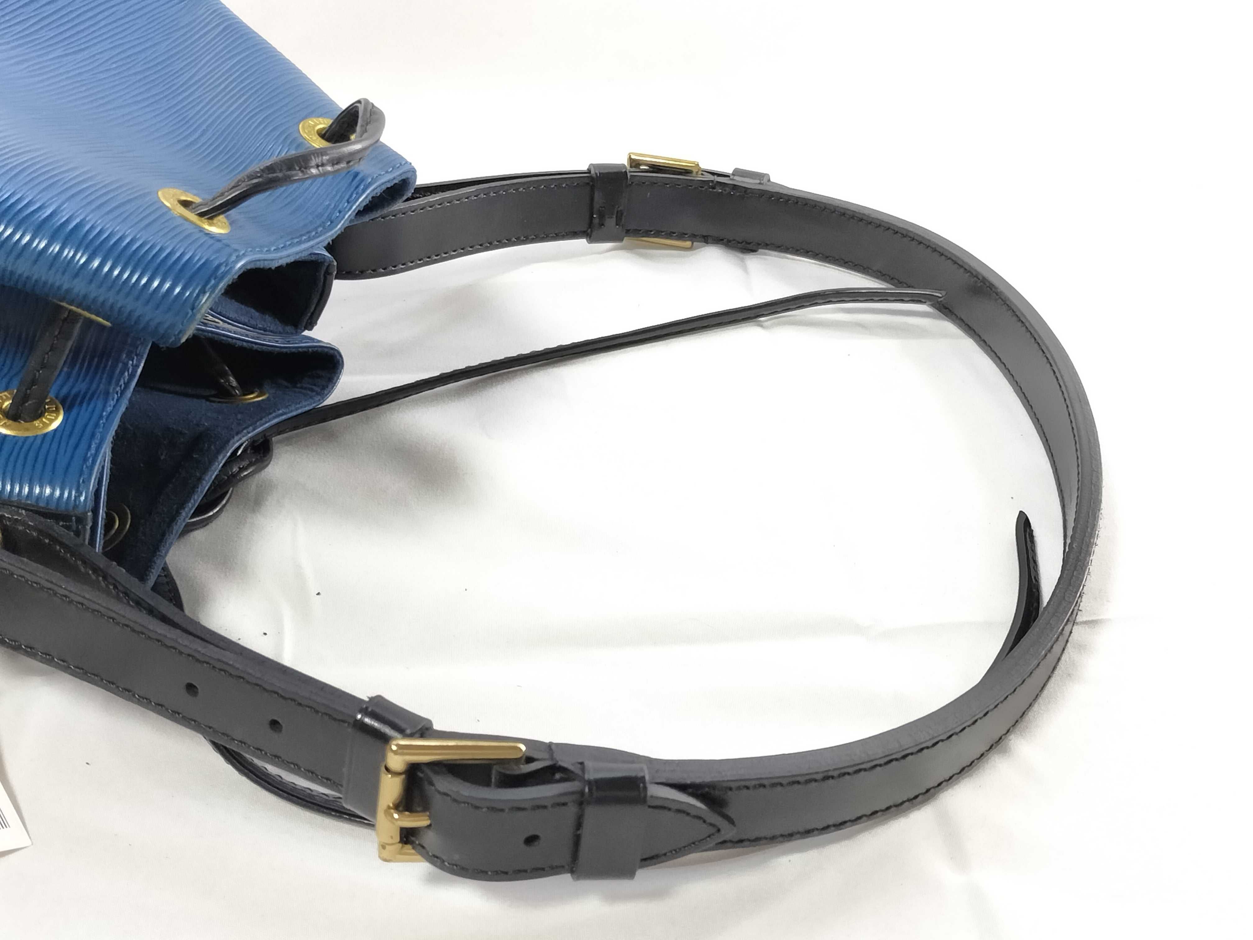 Epi M44152 Petit Noé Bicolor Shoulder Bag — view 6