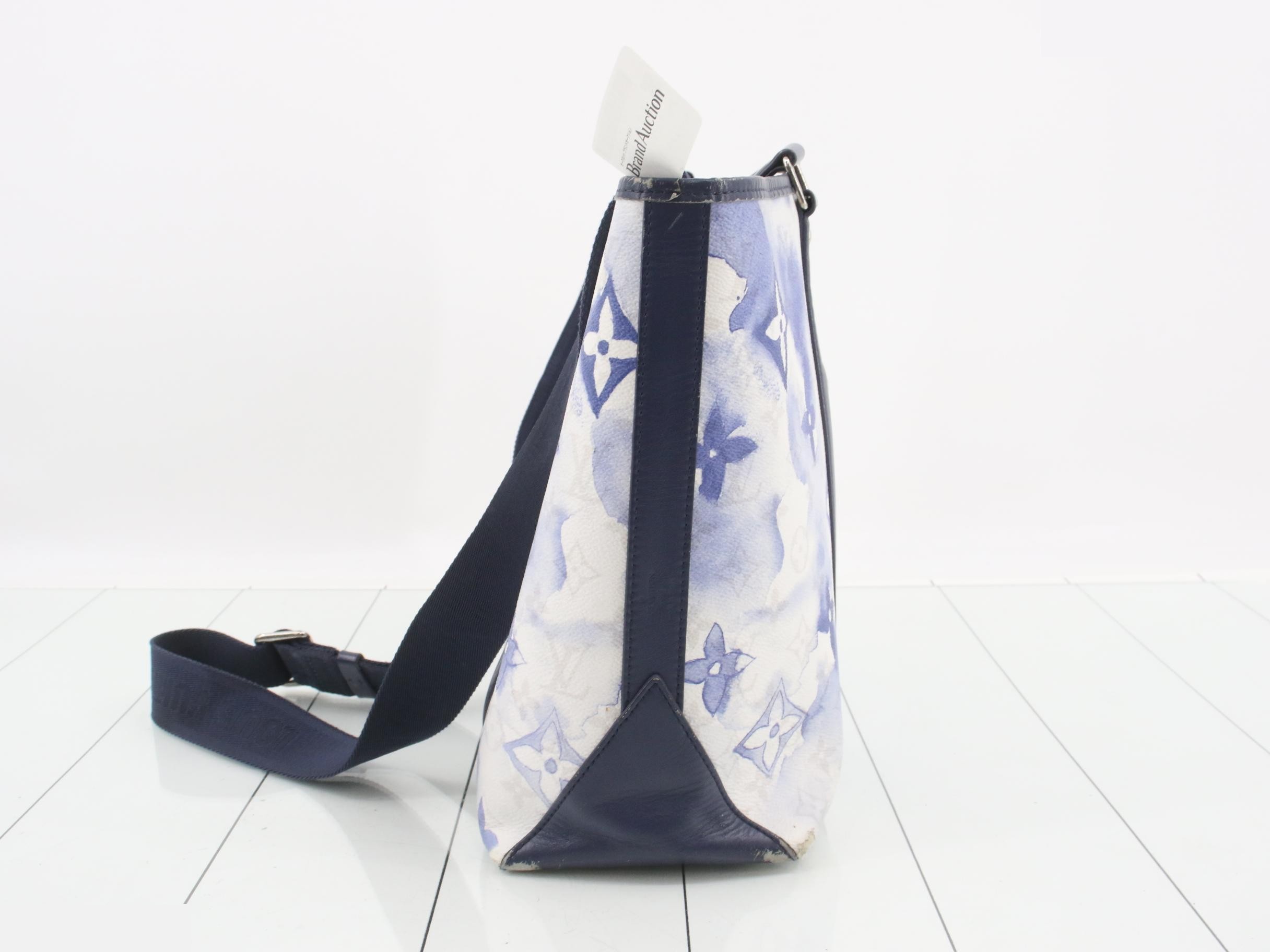 M45755 Weekend Tote GM Watercolor — view 4