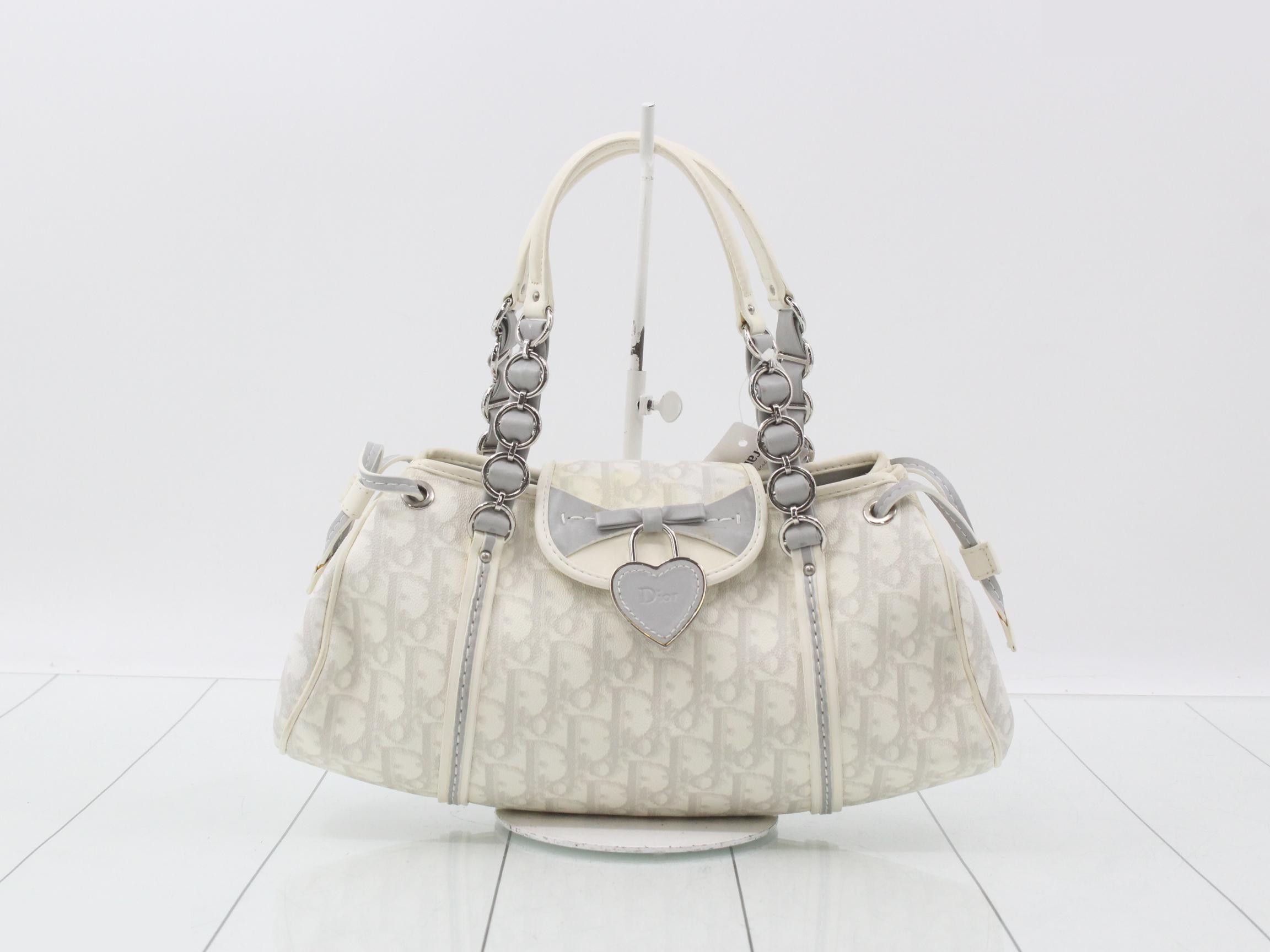 Trotter (bag) - Handbag - Romantic Ribbon Heart White