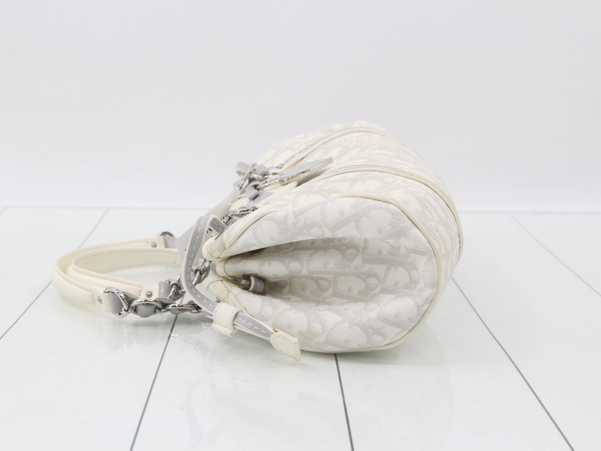 Trotter (bag) - Handbag - Romantic Ribbon Heart White — view 4