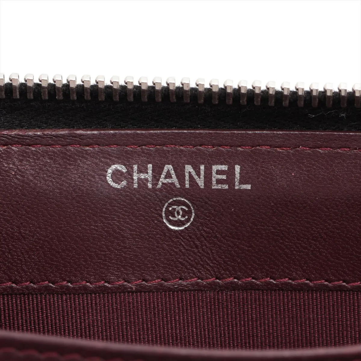 Matelassé Lambskin Round Zip Wallet, Black, Silver Hardware, 15044706 — view 9