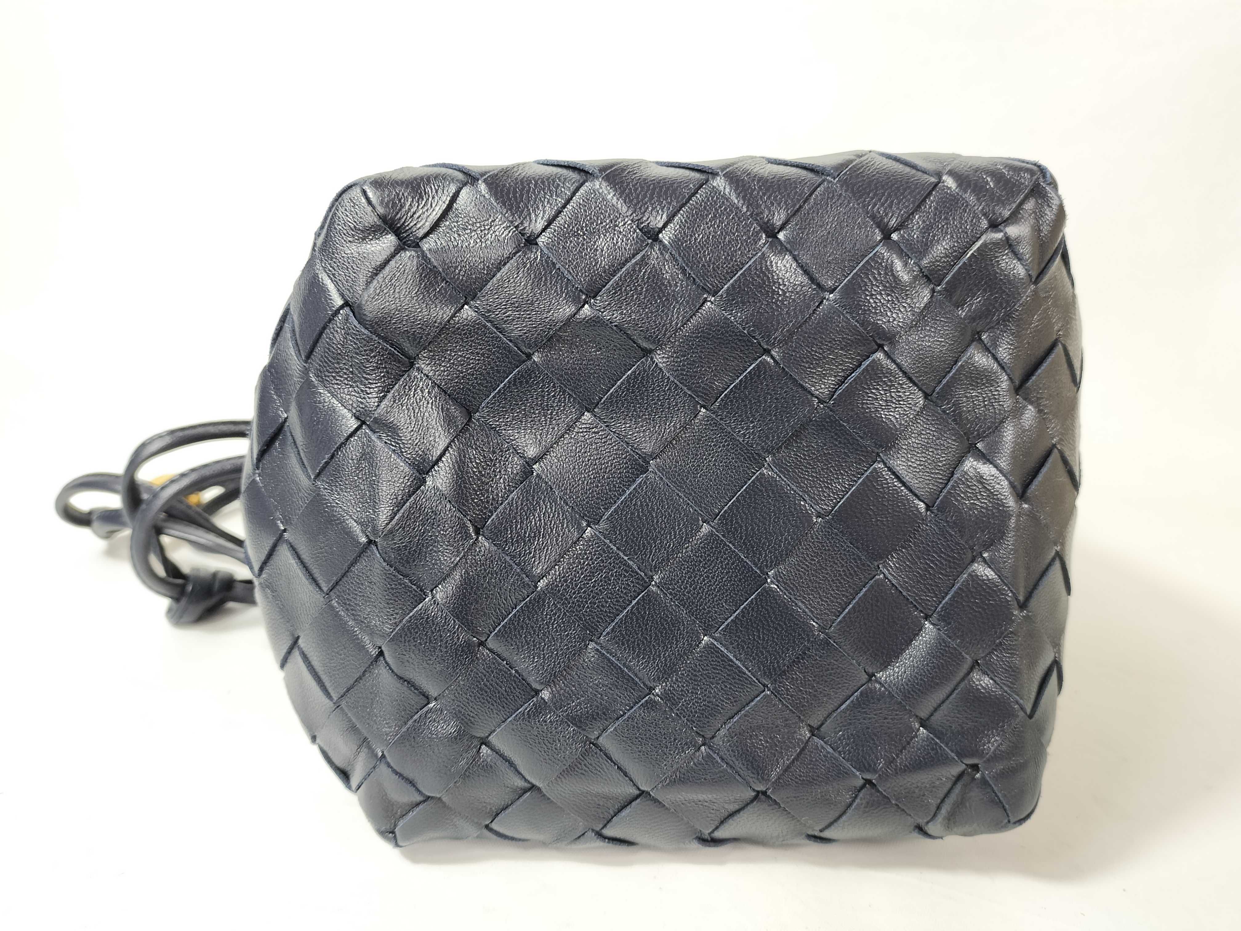 DRAWSTRING BUCKET BAG BLACK Shoulder Bag — view 6