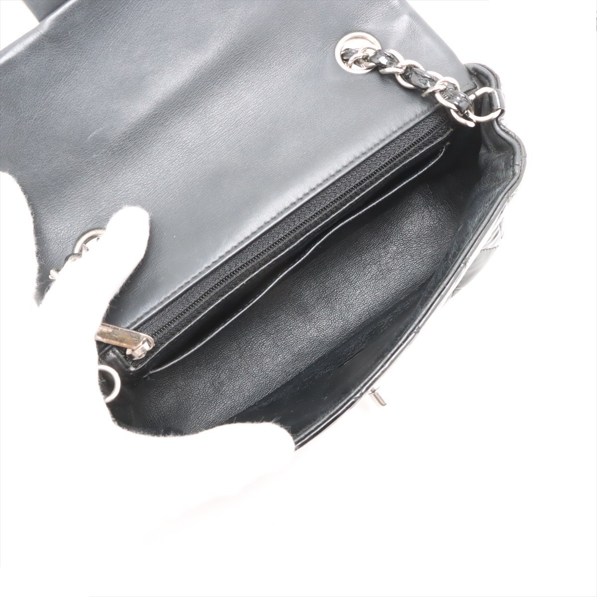 Mini Matelassé 20 Patent Leather Single Flap Single Chain Bag — view 6
