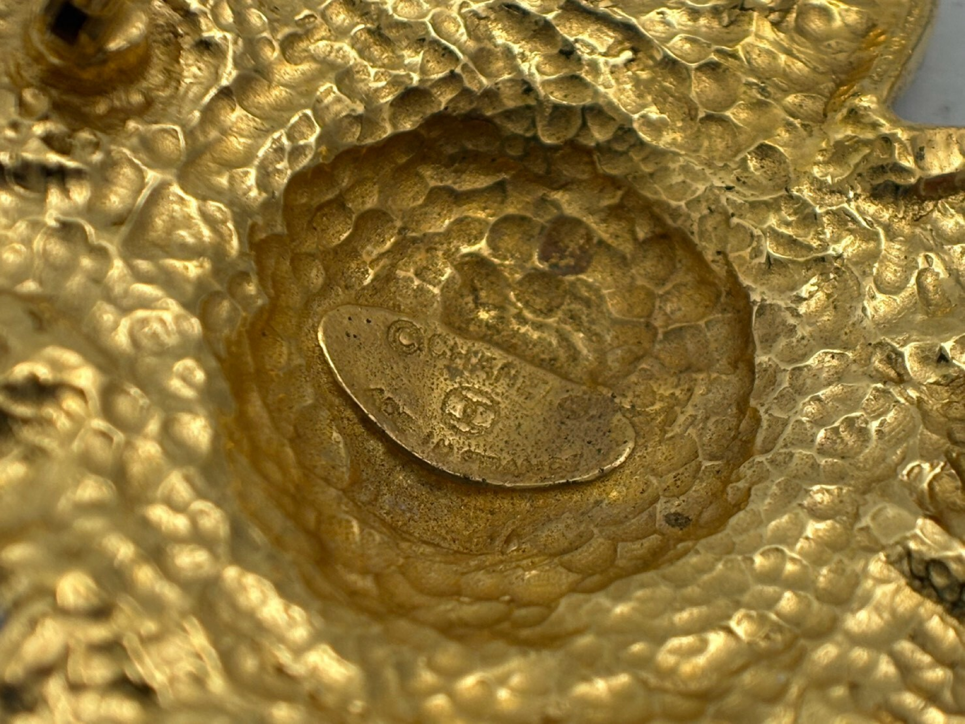 Lion Brooch — view 3