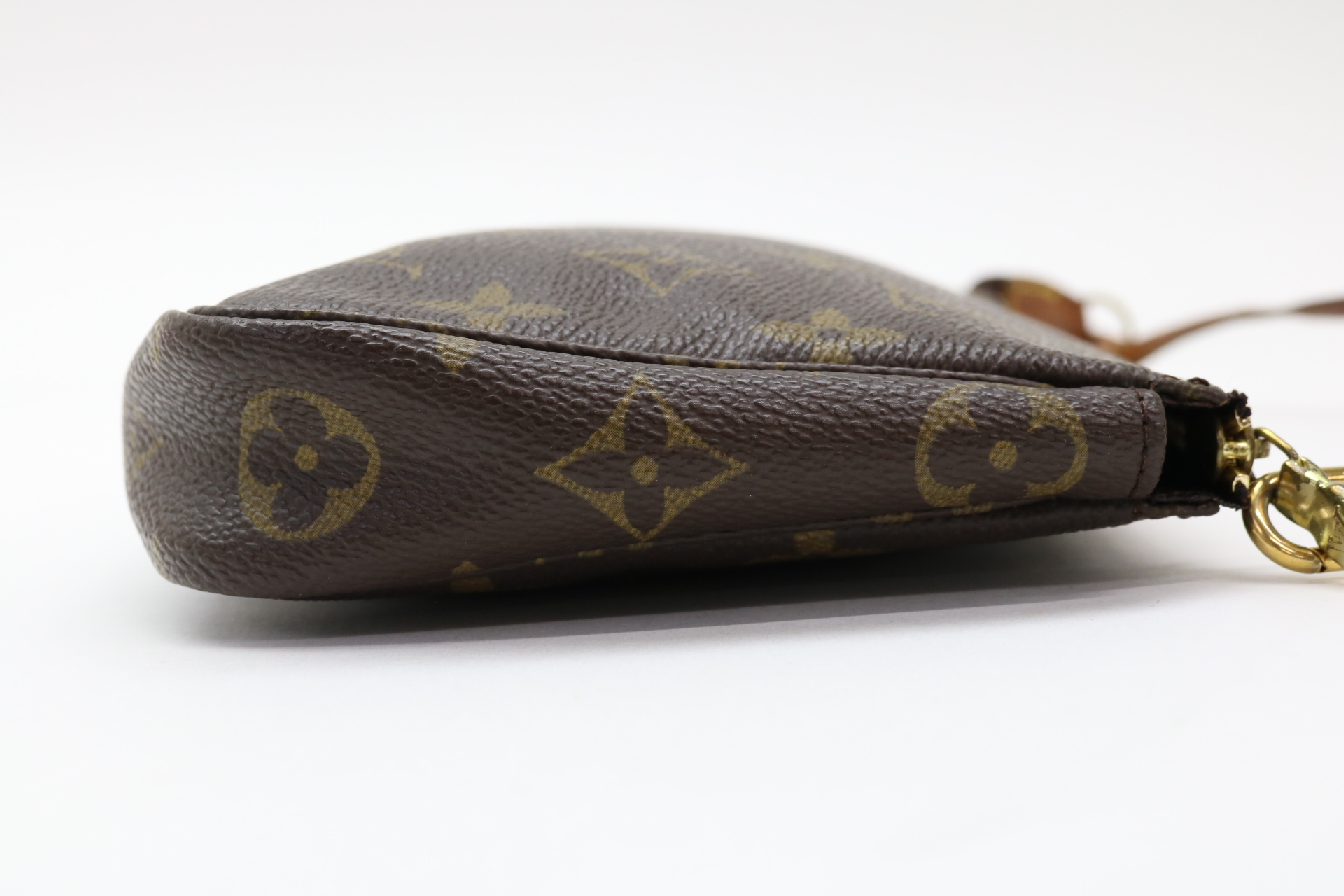 Monogram Accessoires Accessory Pouch — view 4