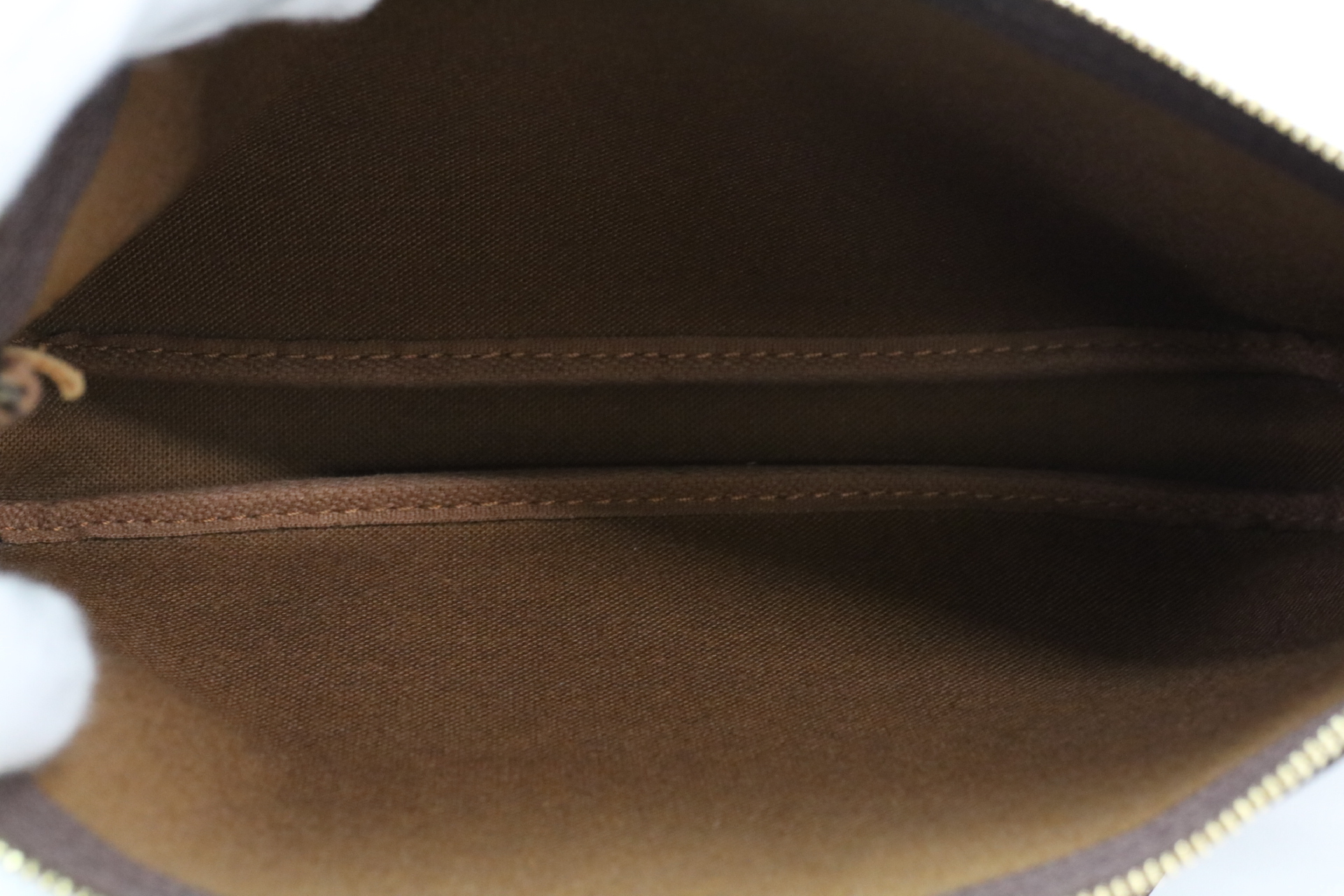 Monogram Accessoires Accessory Pouch — view 9