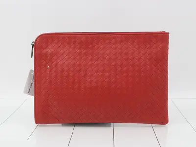 Intrecciato leather clutch bag, red