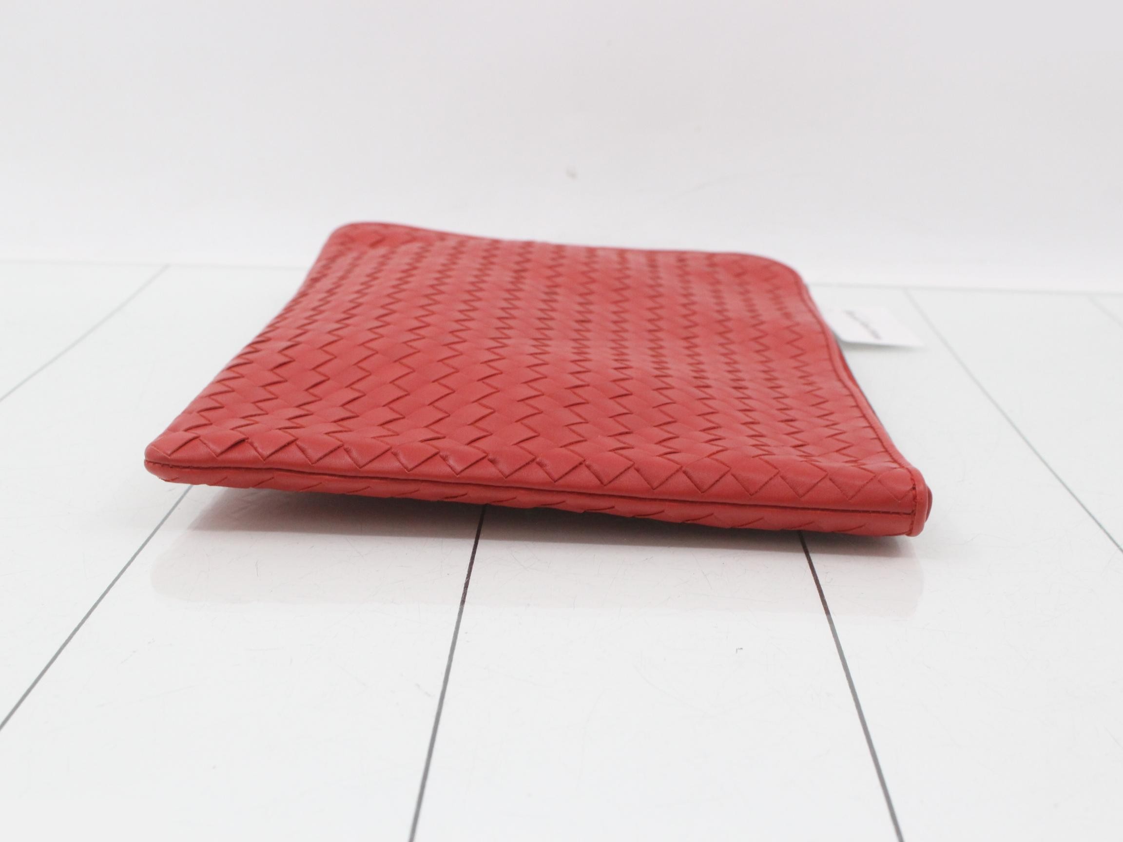 Intrecciato leather clutch bag, red — view 3