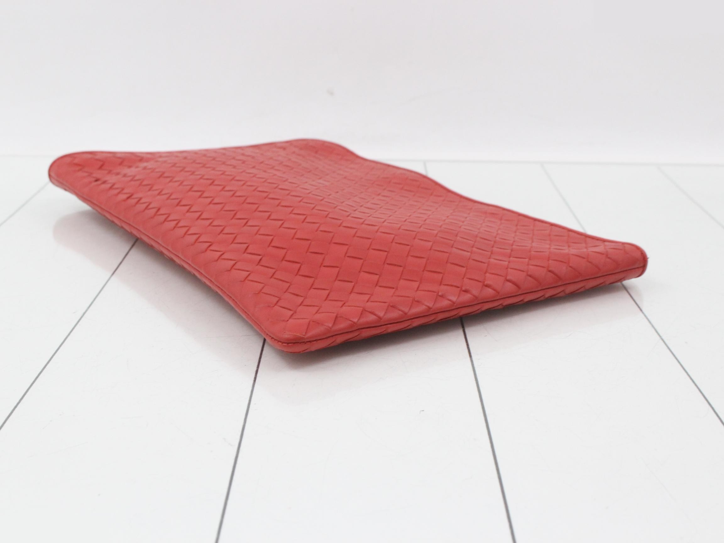 Intrecciato leather clutch bag, red — view 6