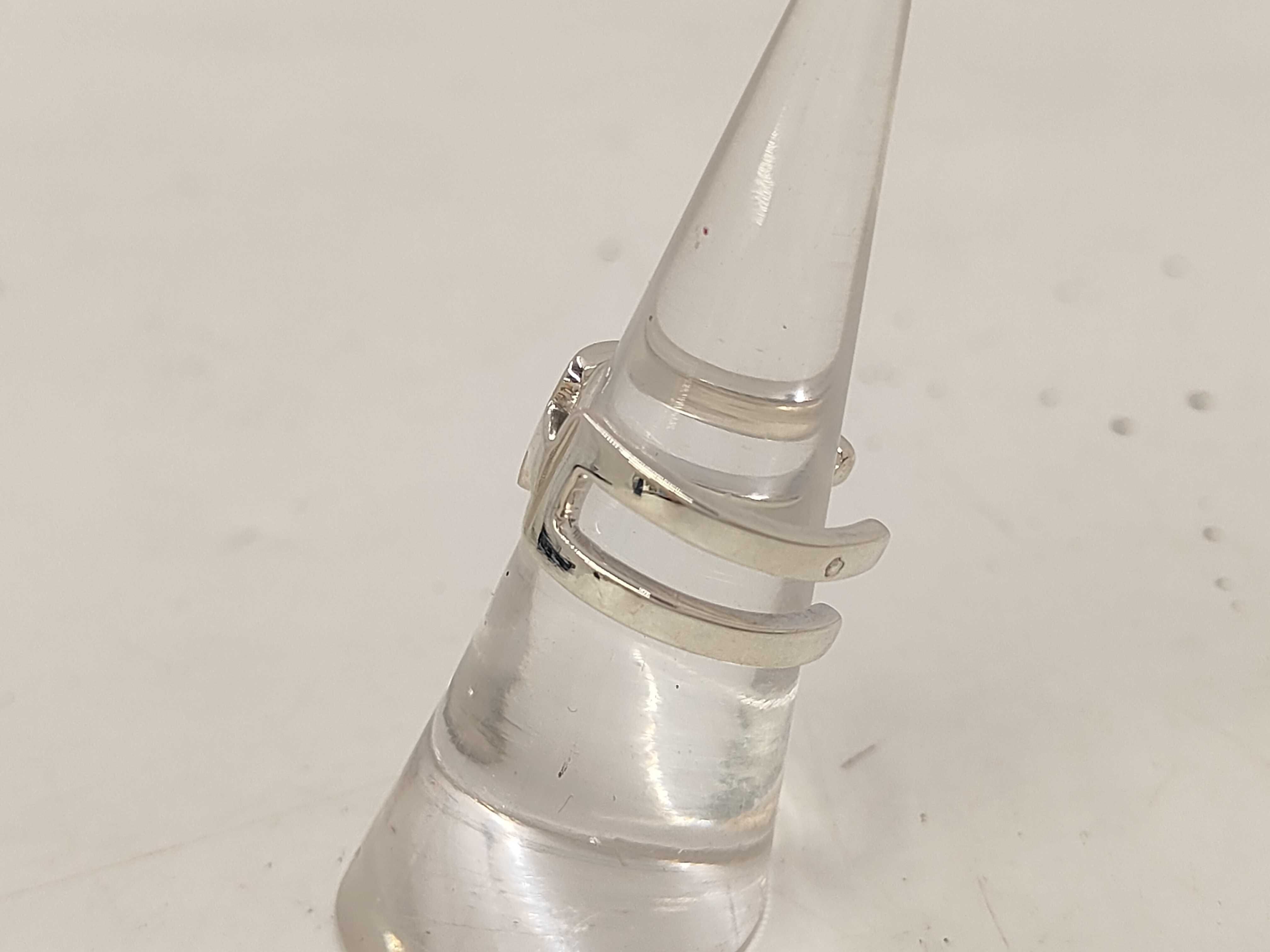 H logo #11 ring, 800 yen ring — view 2