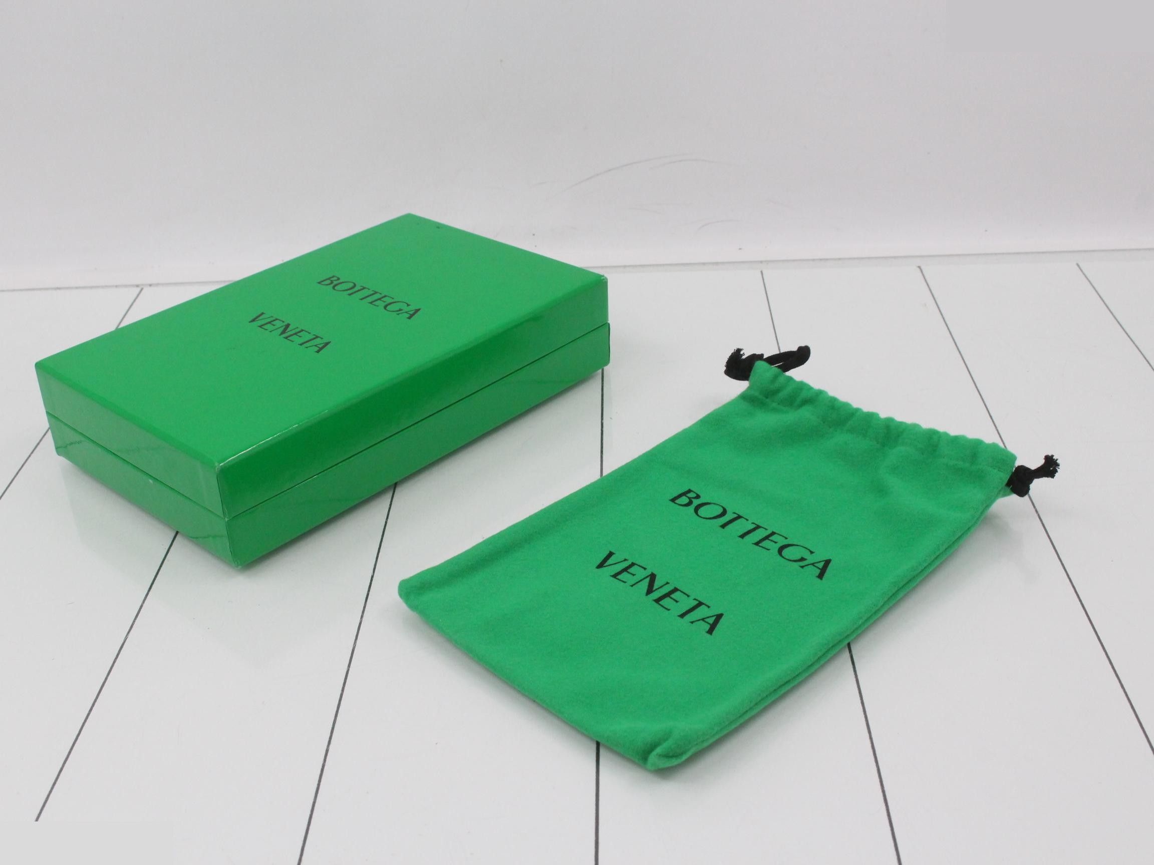 Intrecciato (bag) and long wallet — view 5