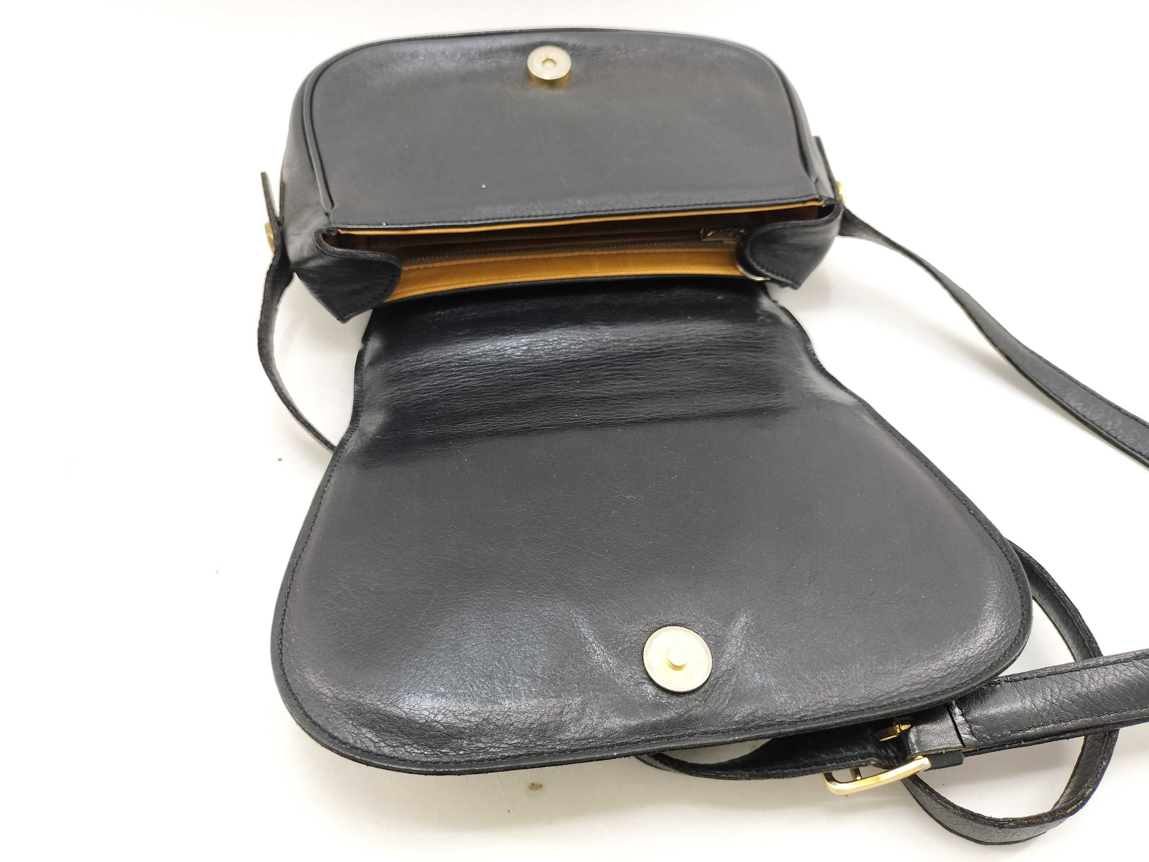 Triomphe Leather Shoulder Bag Crossbody Shoulder Bag — view 9