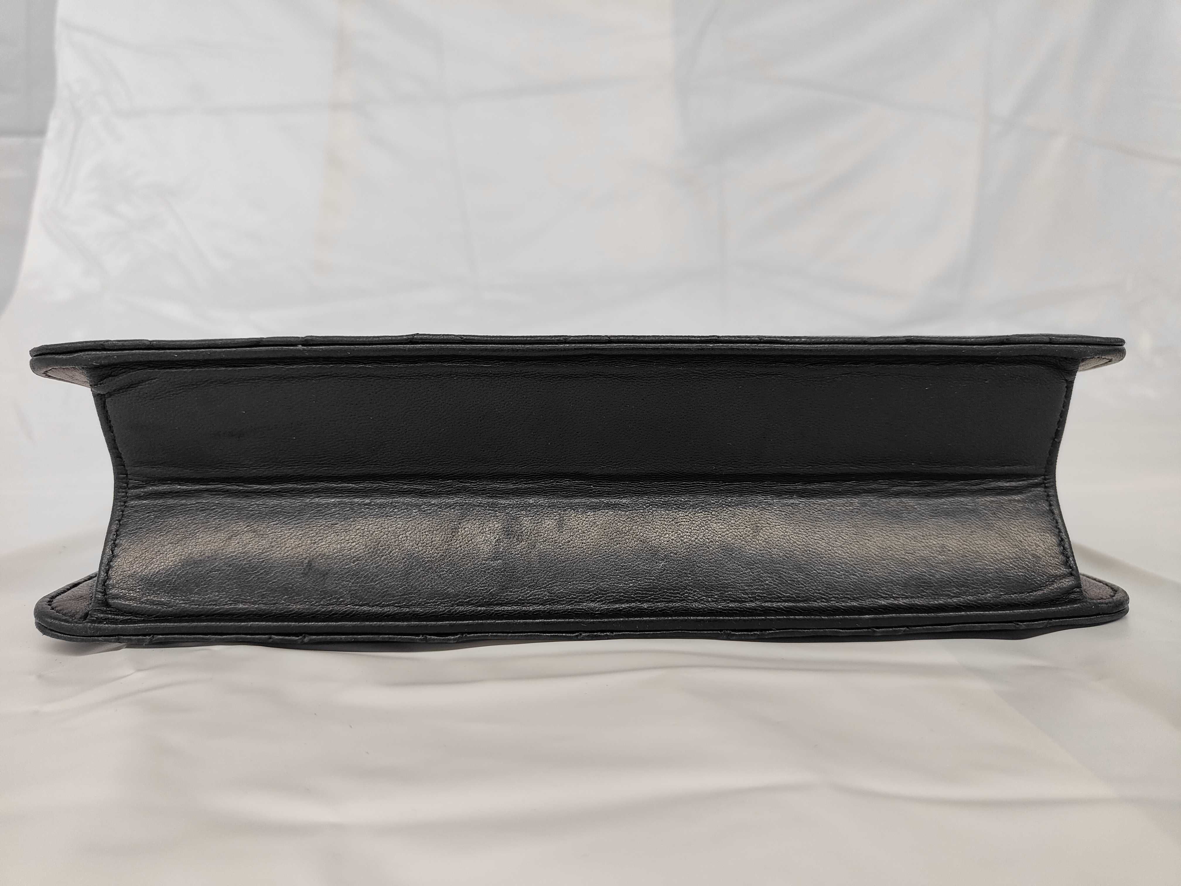 Matelassé 25 Push-Lock Chain Shoulder Bag — view 7