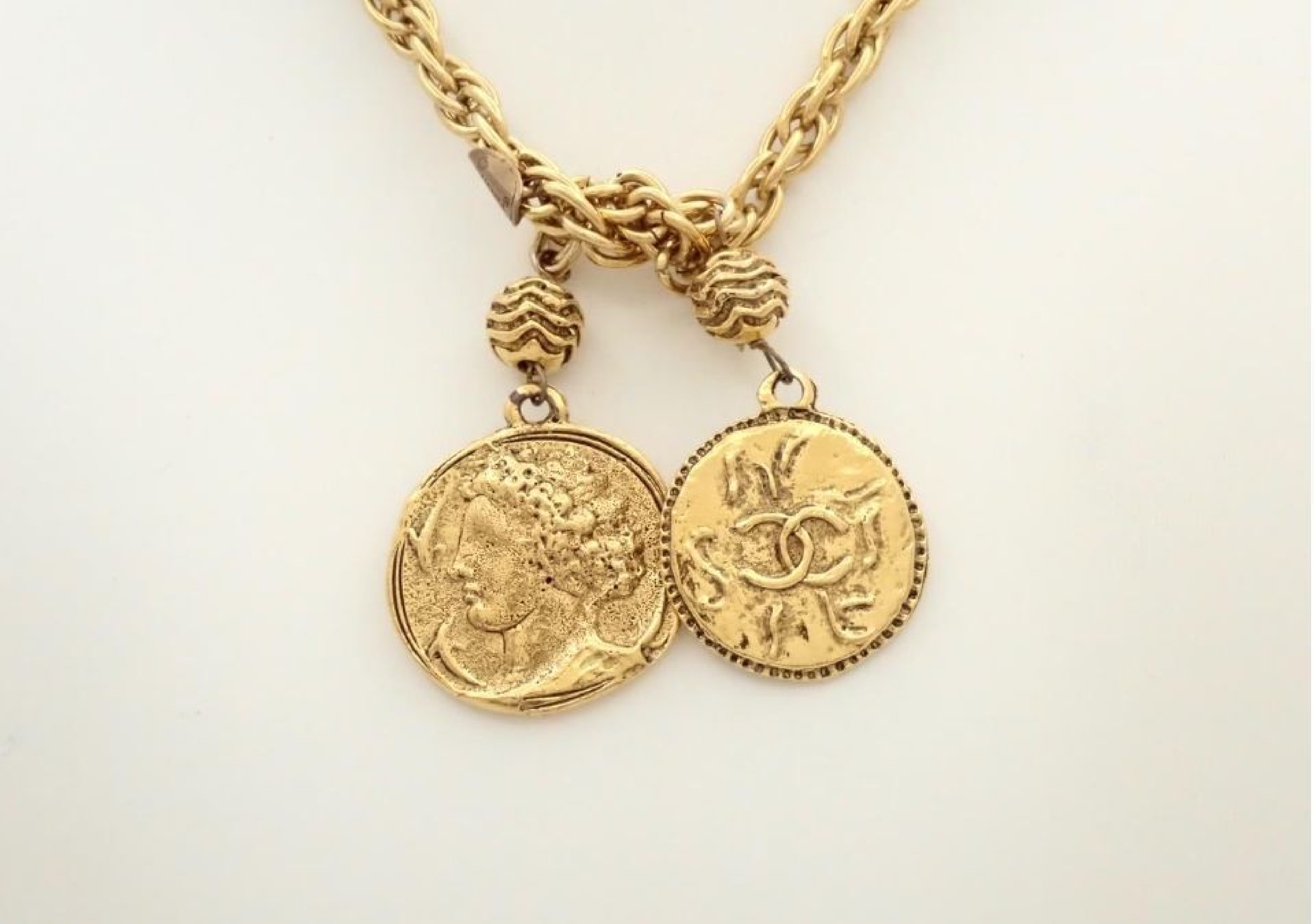 Gold Necklace with Medal Motif and Engraved Plate