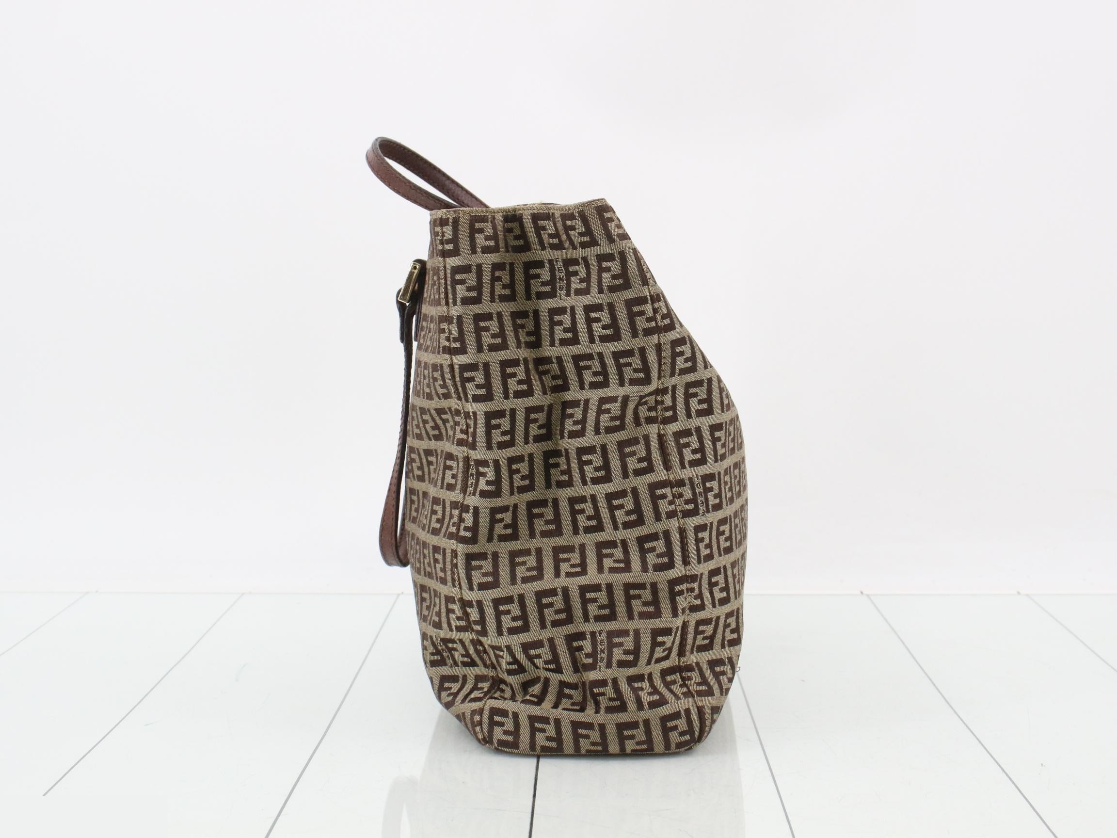handbag — view 4
